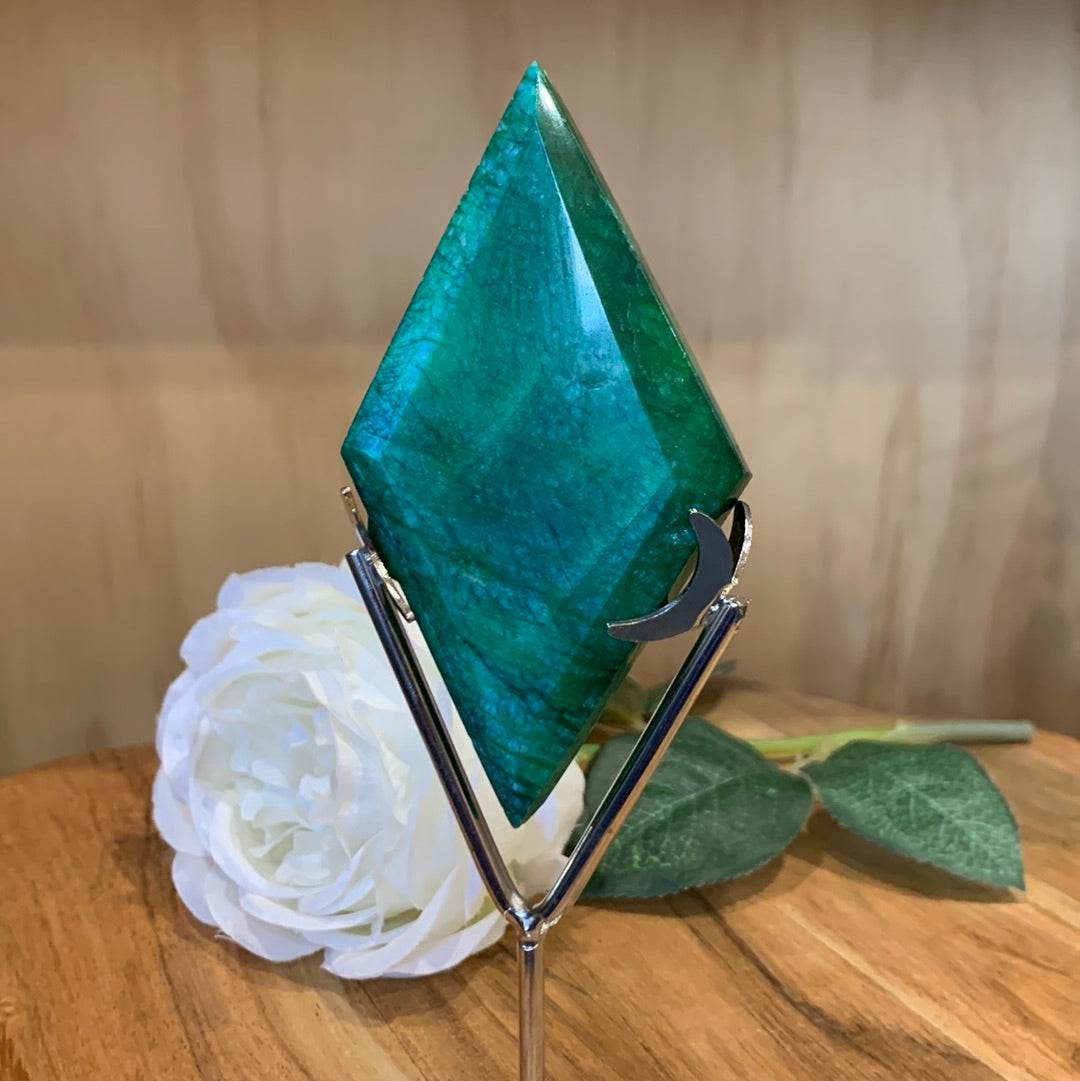 GREEN DYED MOONSTONE DIAMOND
