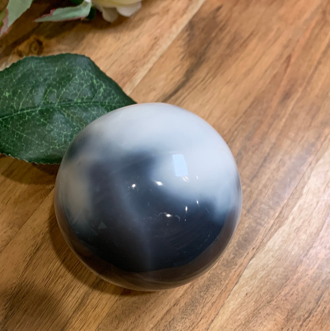 ORCA AGATE SPHERE (HAS CHIP)