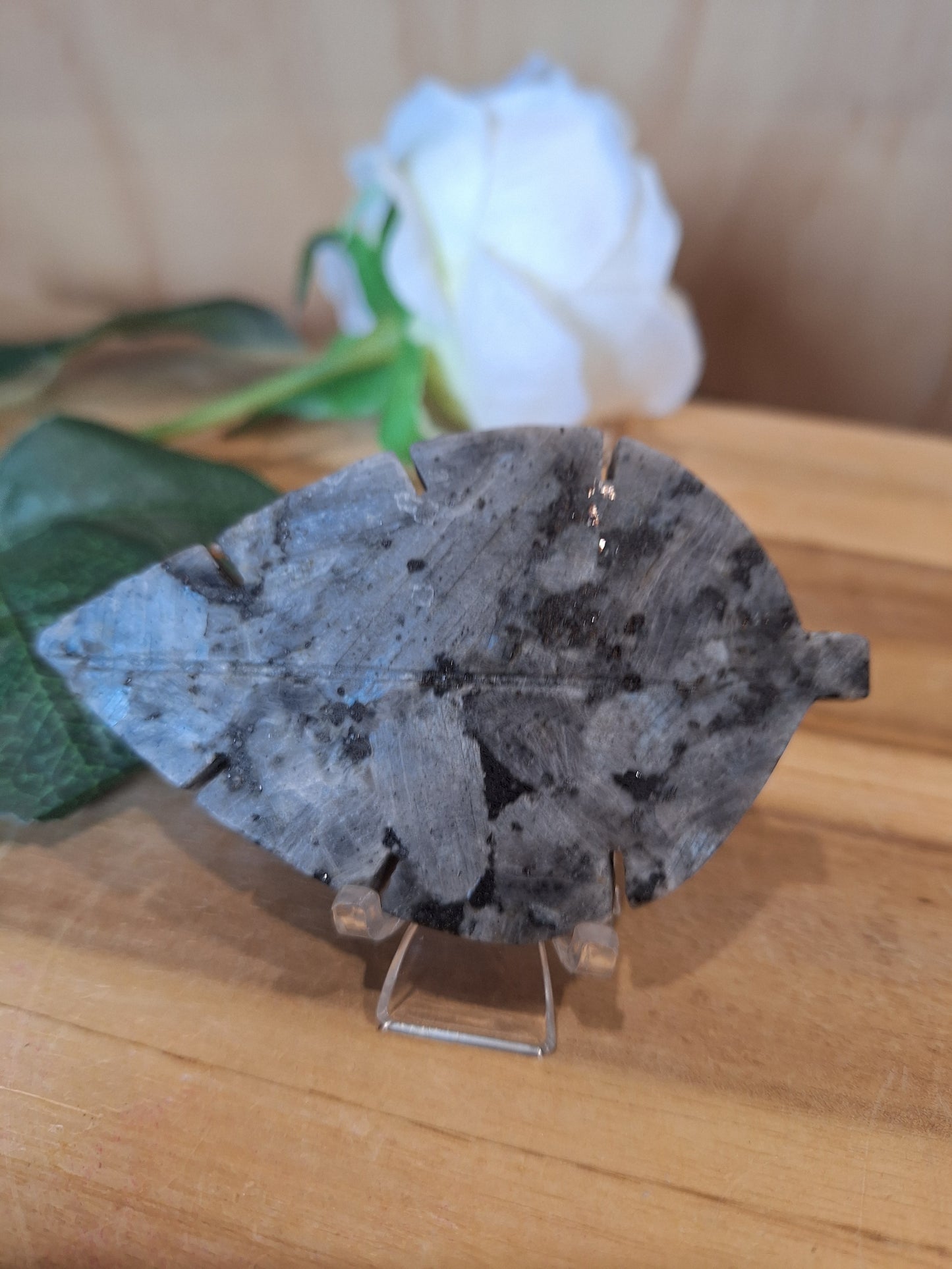 LABRADORITE LEAF (NOT INCLUDING STAND)