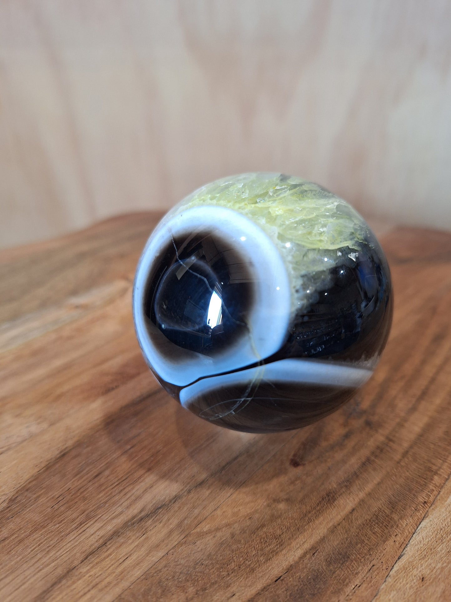 BLACK AGATE WITH CITRINE SPHERES