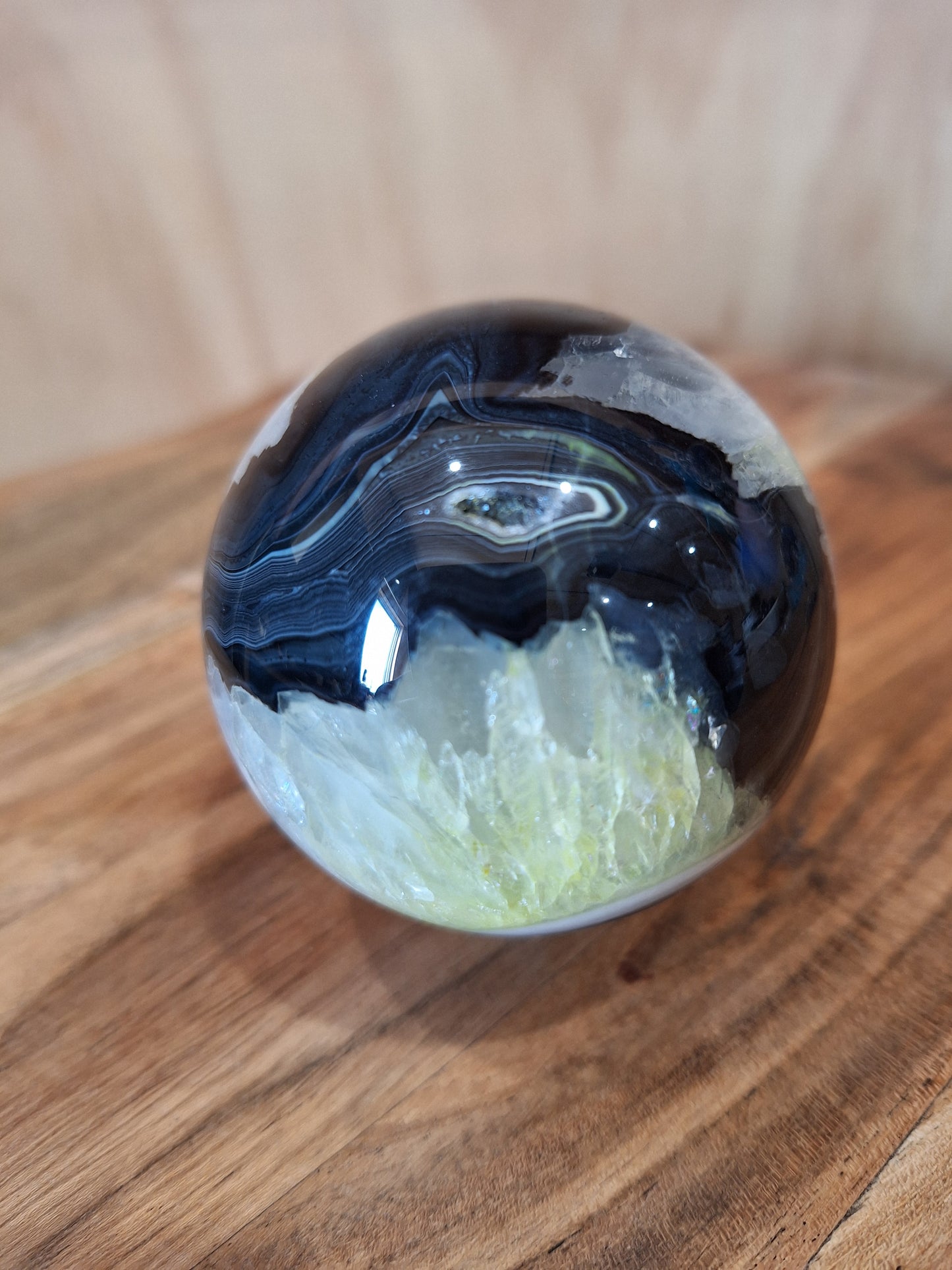 BLACK AGATE WITH CITRINE SPHERES