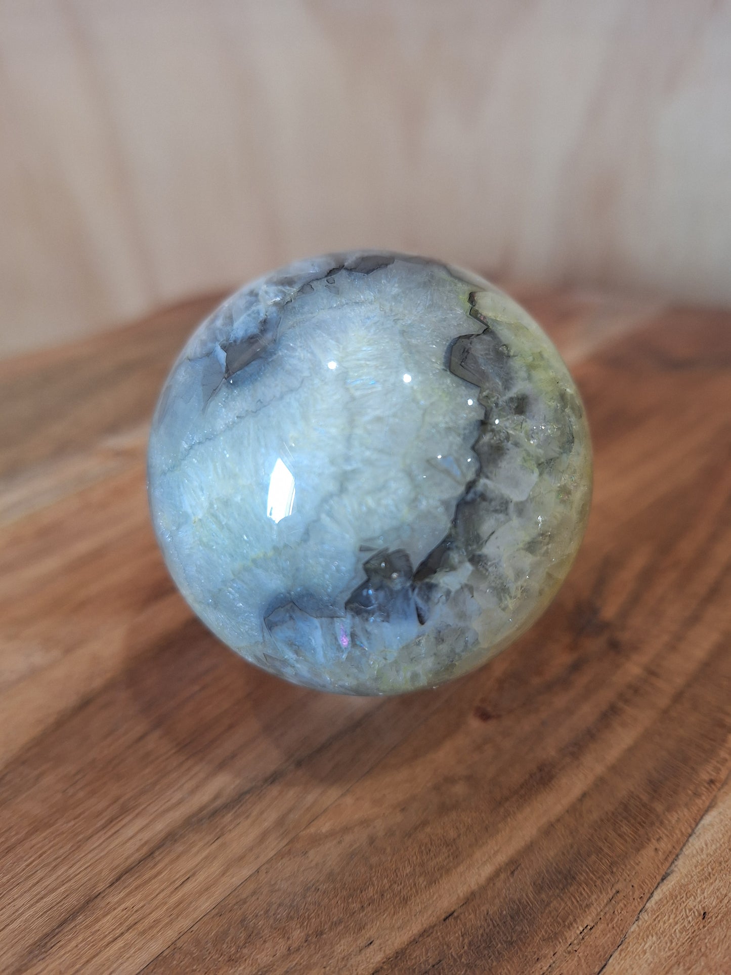 BLACK AGATE WITH CITRINE SPHERES