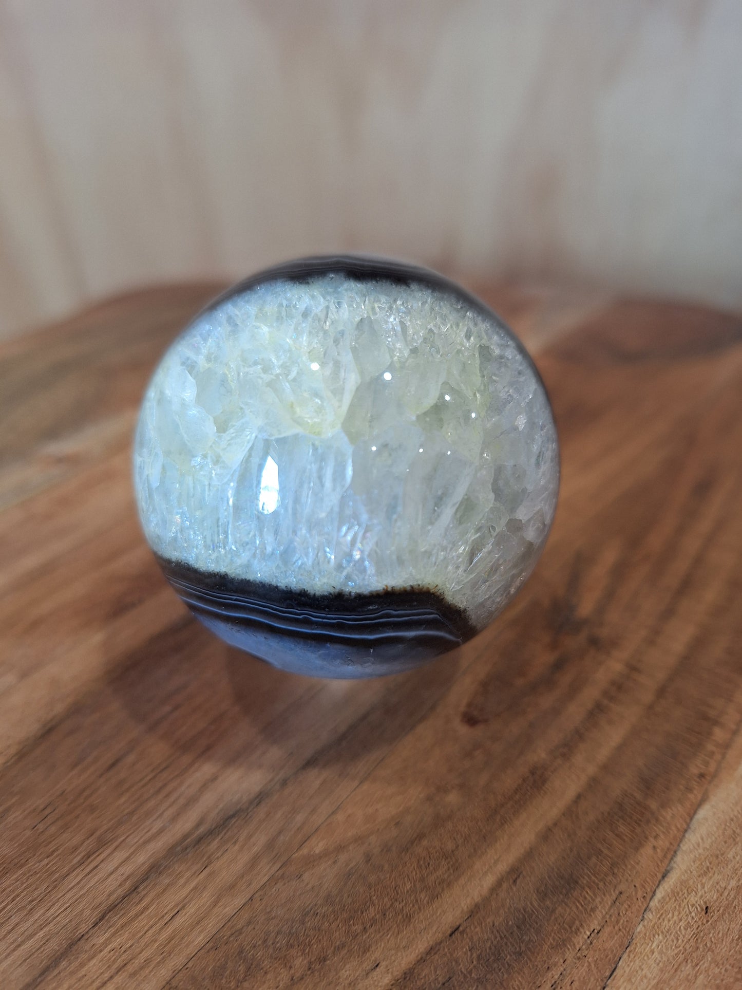 BLACK AGATE WITH CITRINE SPHERES