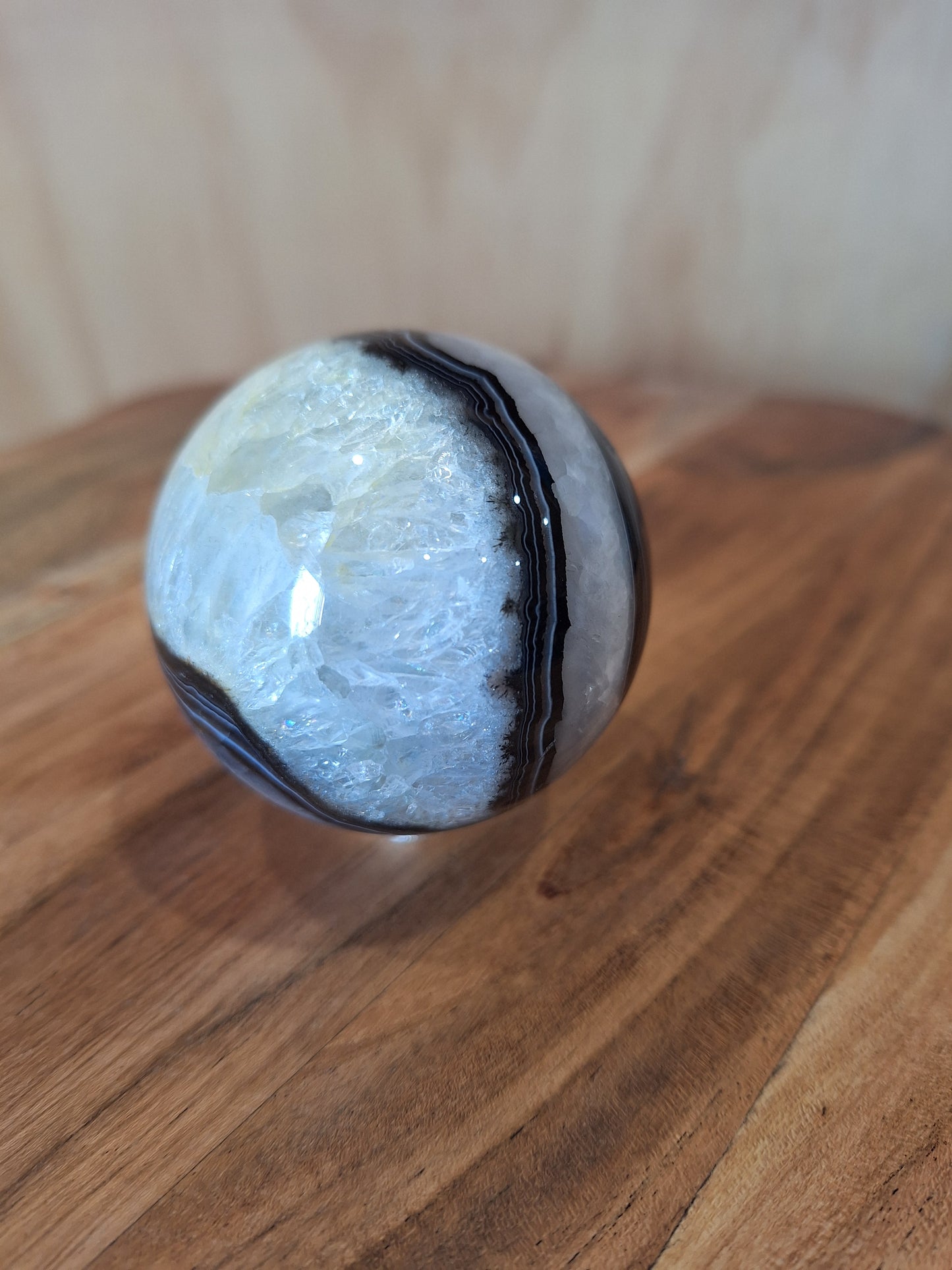 BLACK AGATE WITH CITRINE SPHERES