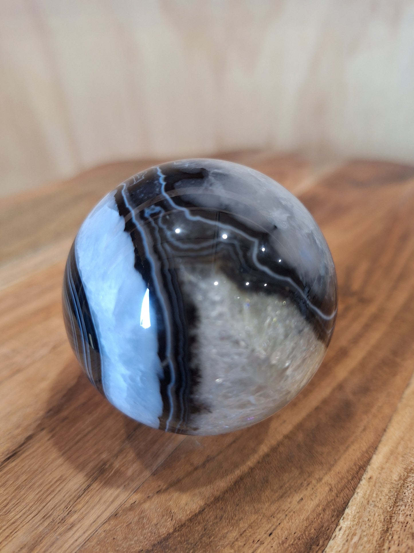 BLACK AGATE WITH CITRINE SPHERES