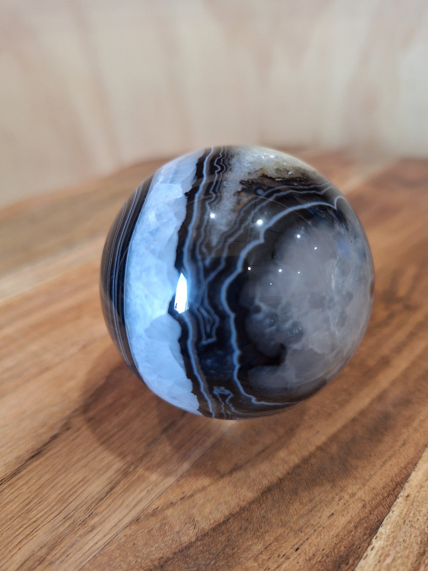 BLACK AGATE WITH CITRINE SPHERES