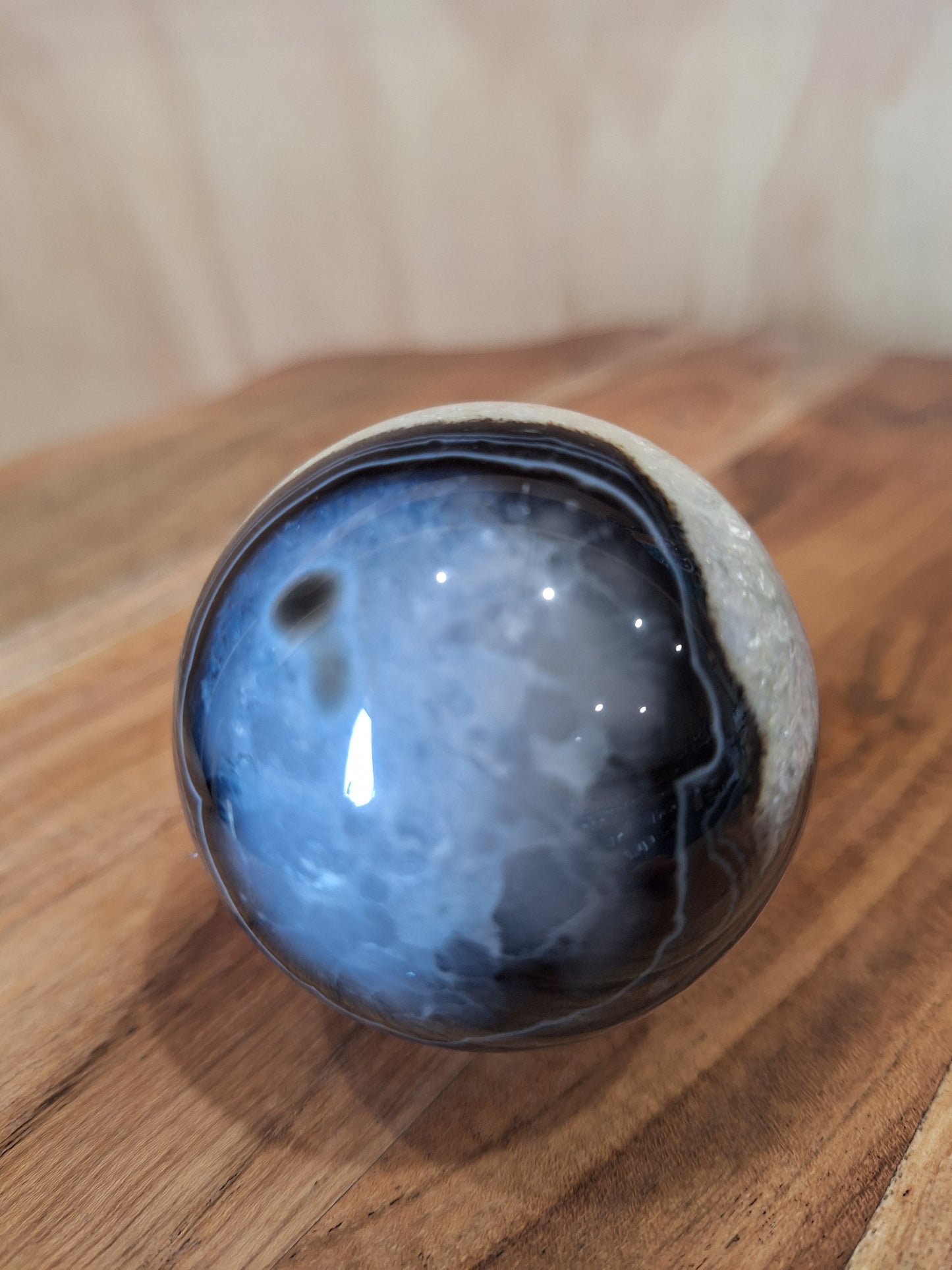 BLACK AGATE WITH CITRINE SPHERES
