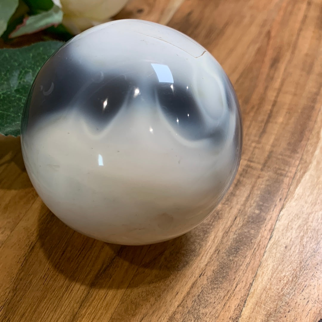 ORCA AGATE SPHERE (HAS CHIP)