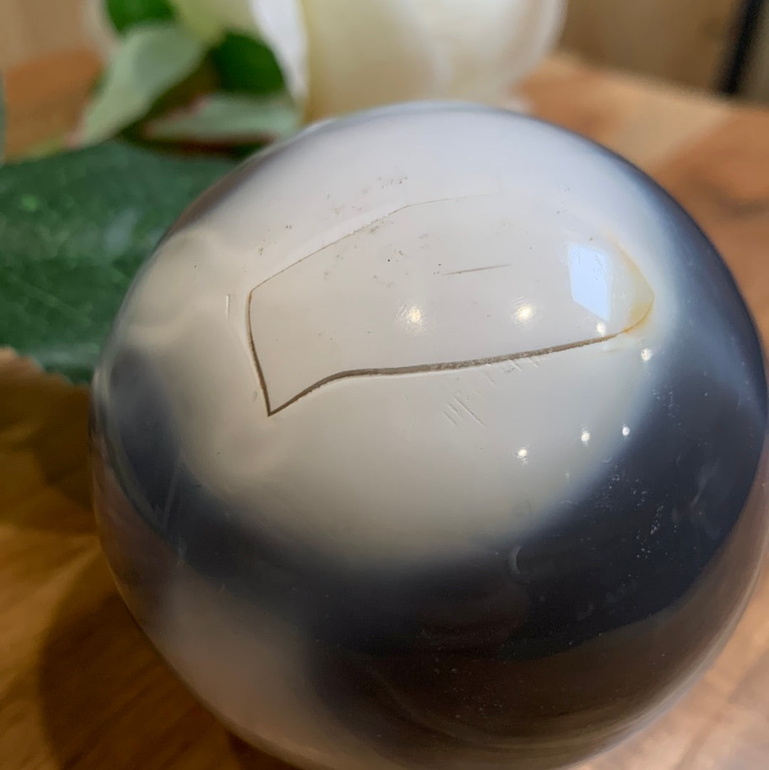 ORCA AGATE SPHERE (HAS CHIP)