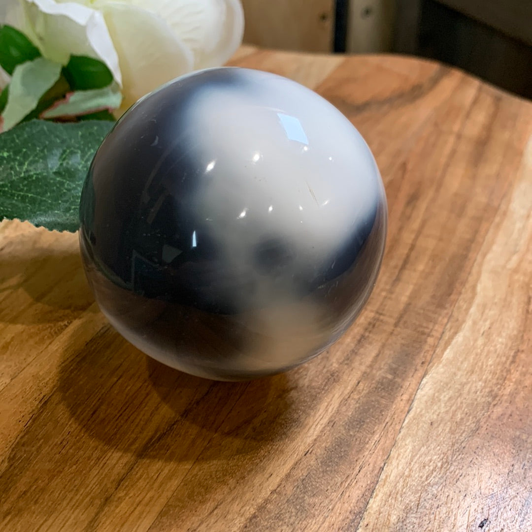 ORCA AGATE SPHERE (HAS CHIP)