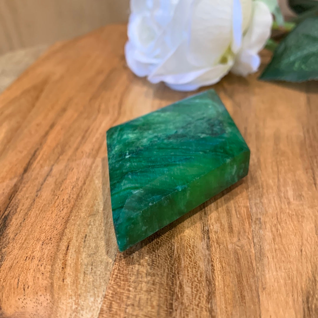 GREEN DYED MOONSTONE DIAMOND