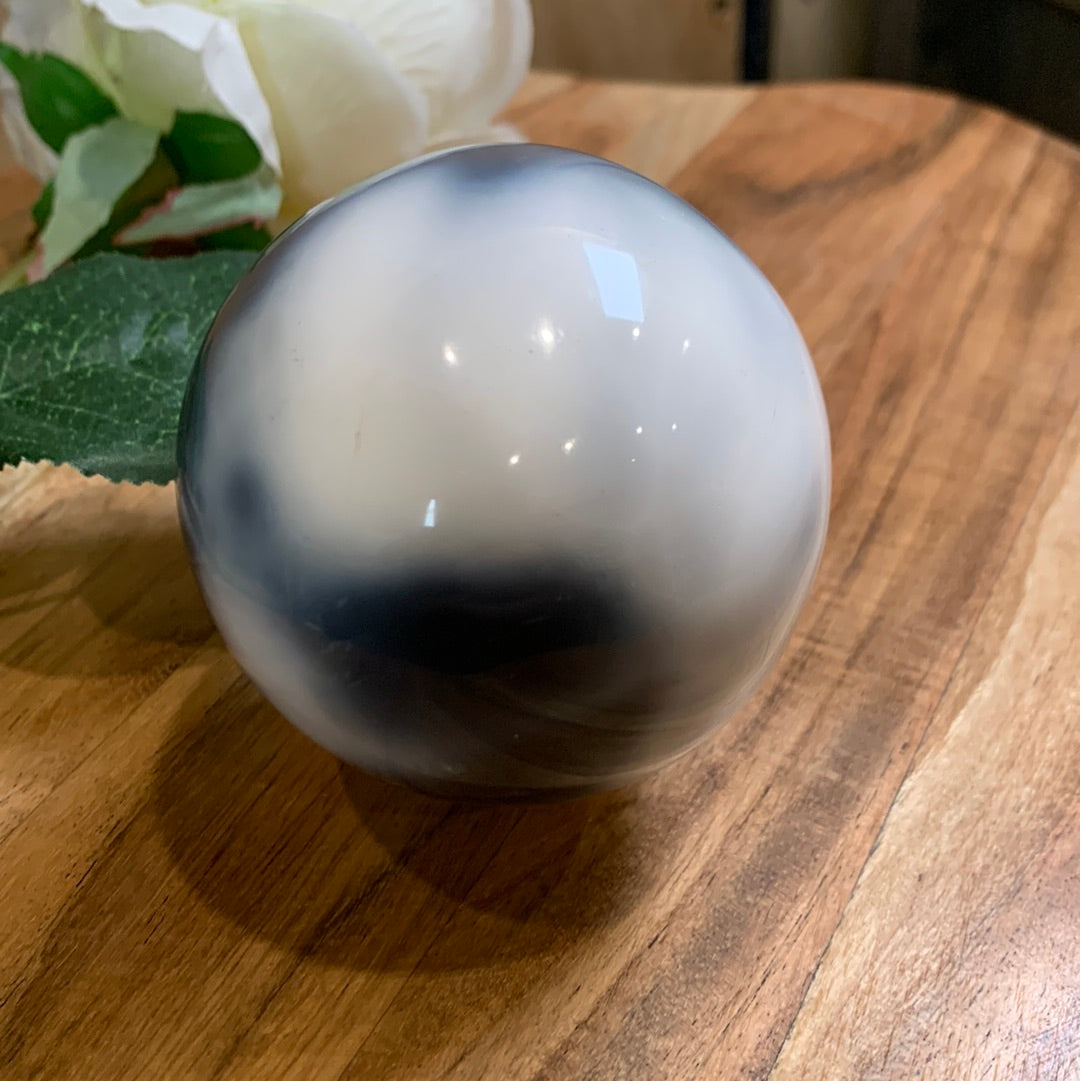 ORCA AGATE SPHERE (HAS CHIP)