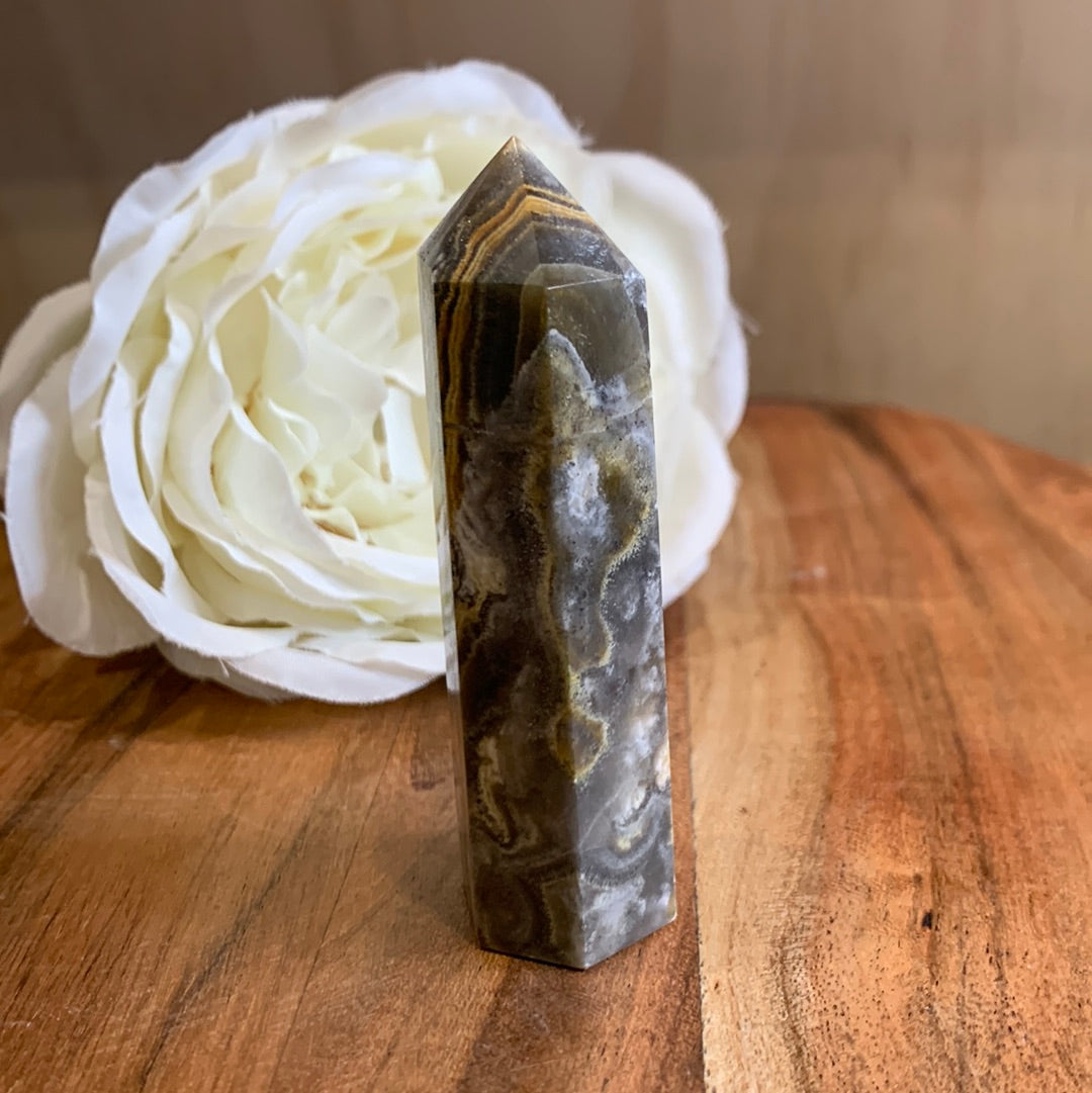 BANDED CALCITE POINT