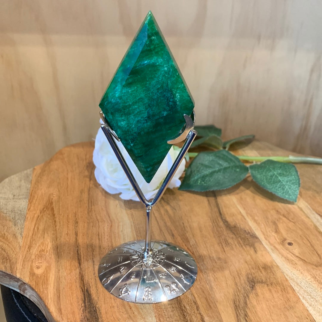 GREEN DYED MOONSTONE DIAMOND