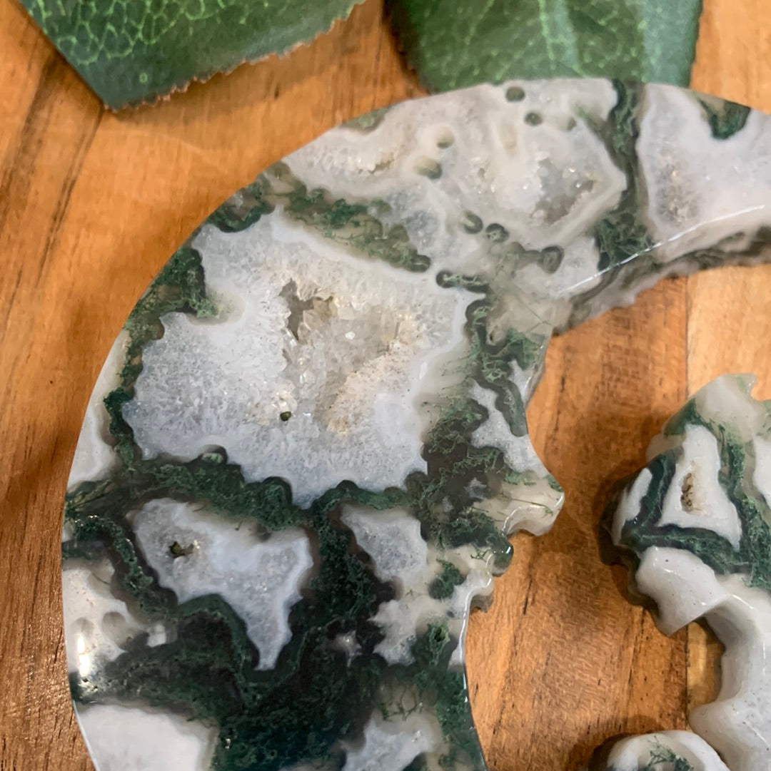 AGATE MOSS FAIRY IN THE MOON
