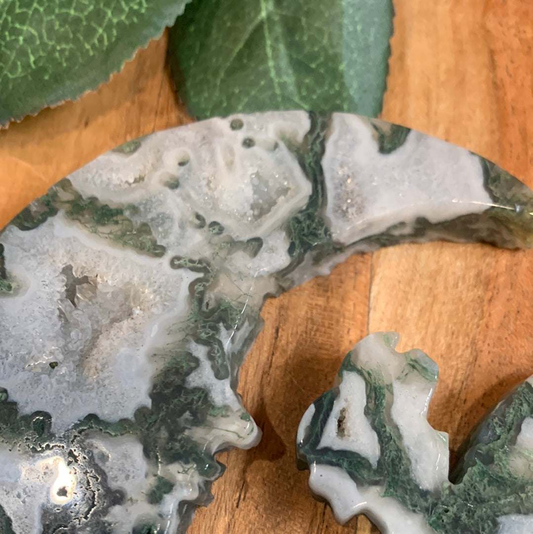 AGATE MOSS FAIRY IN THE MOON