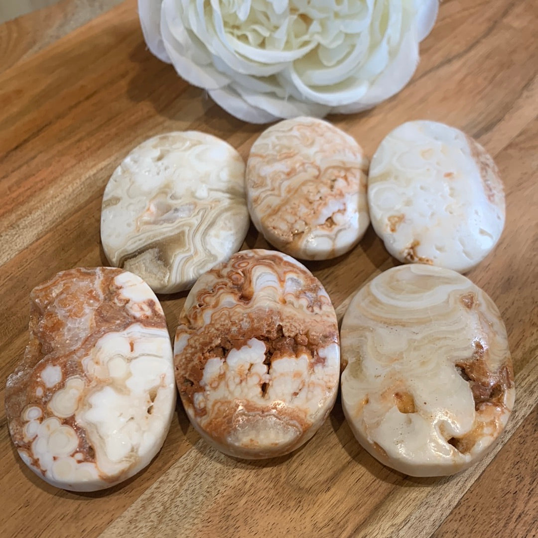 YELLOW CACITE HEARTS & PALMSTONES (WITH UV REACTION)