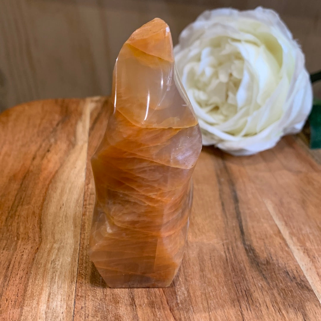 PEACH MOONSTONE FLAME (TIP IS BROKEN)