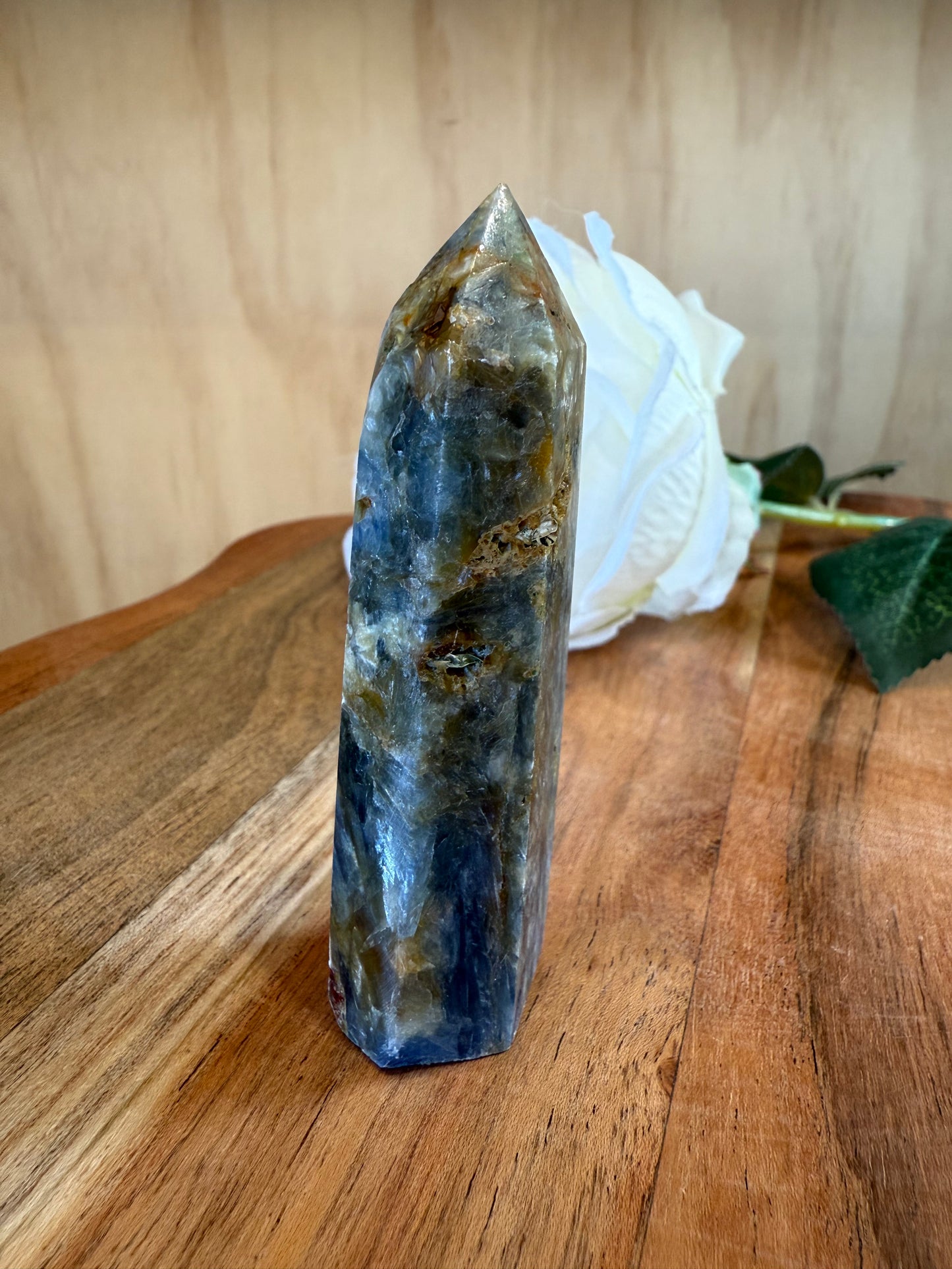 BLUE KYANITE POINT