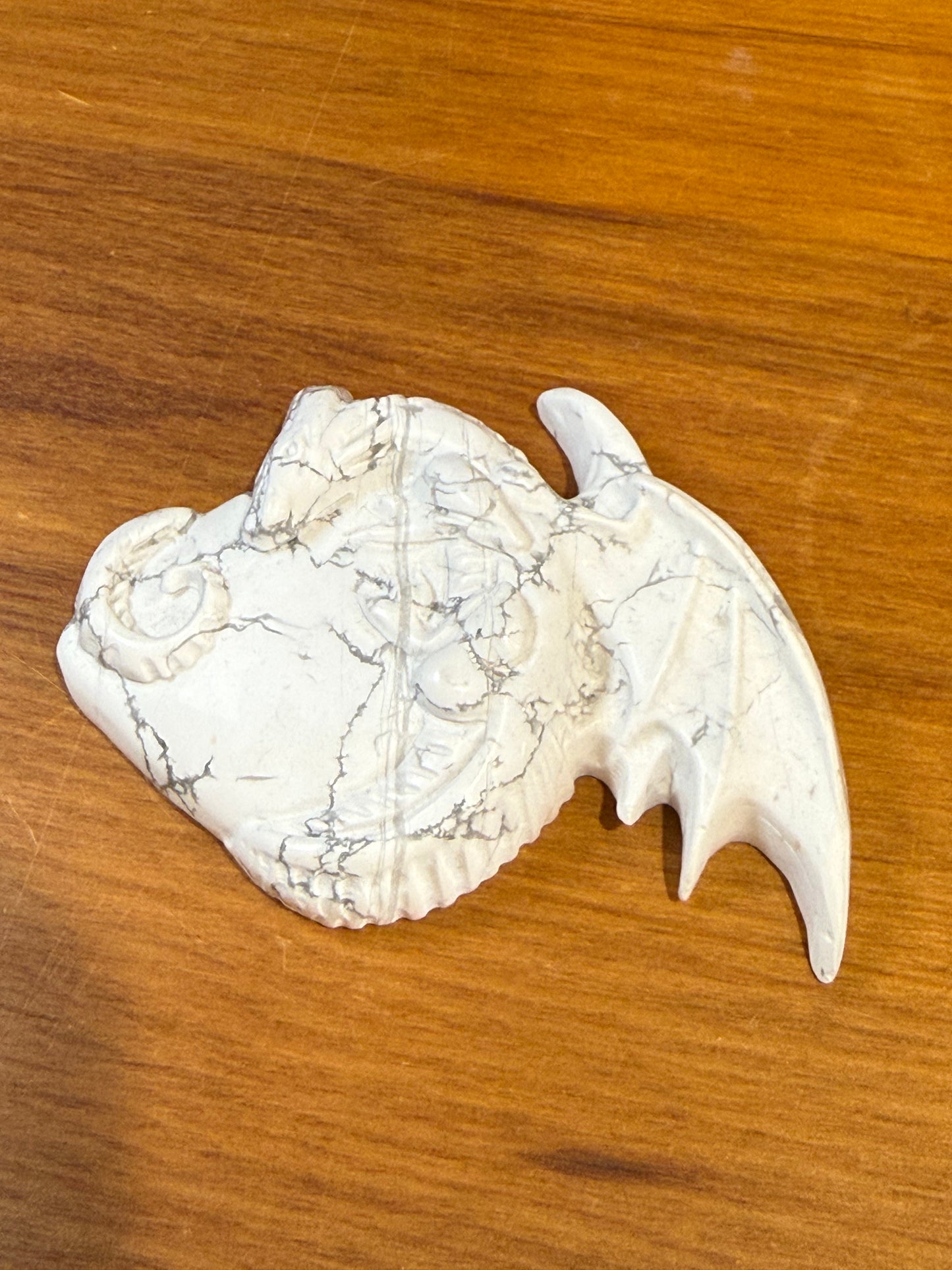 HOWLITE DRAGON
