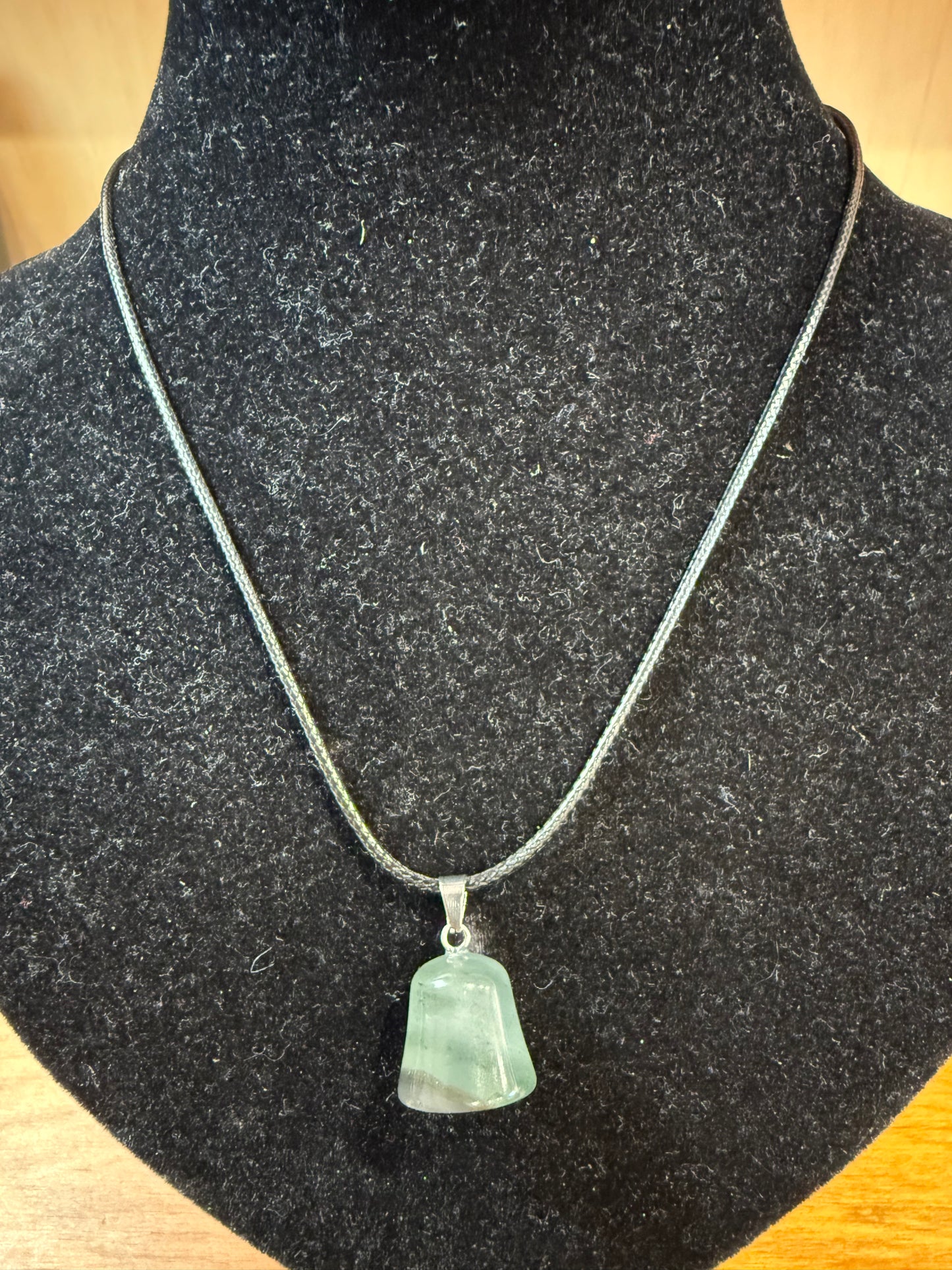 CRYSTAL PENDANTS/NECKLACES