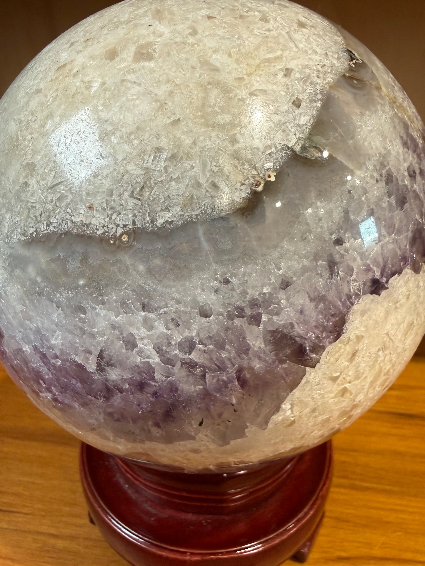 A WHOPPING 2 1/2 KG DRUUZY AGATE AMETHYST SPHERE WITH UV REACTION