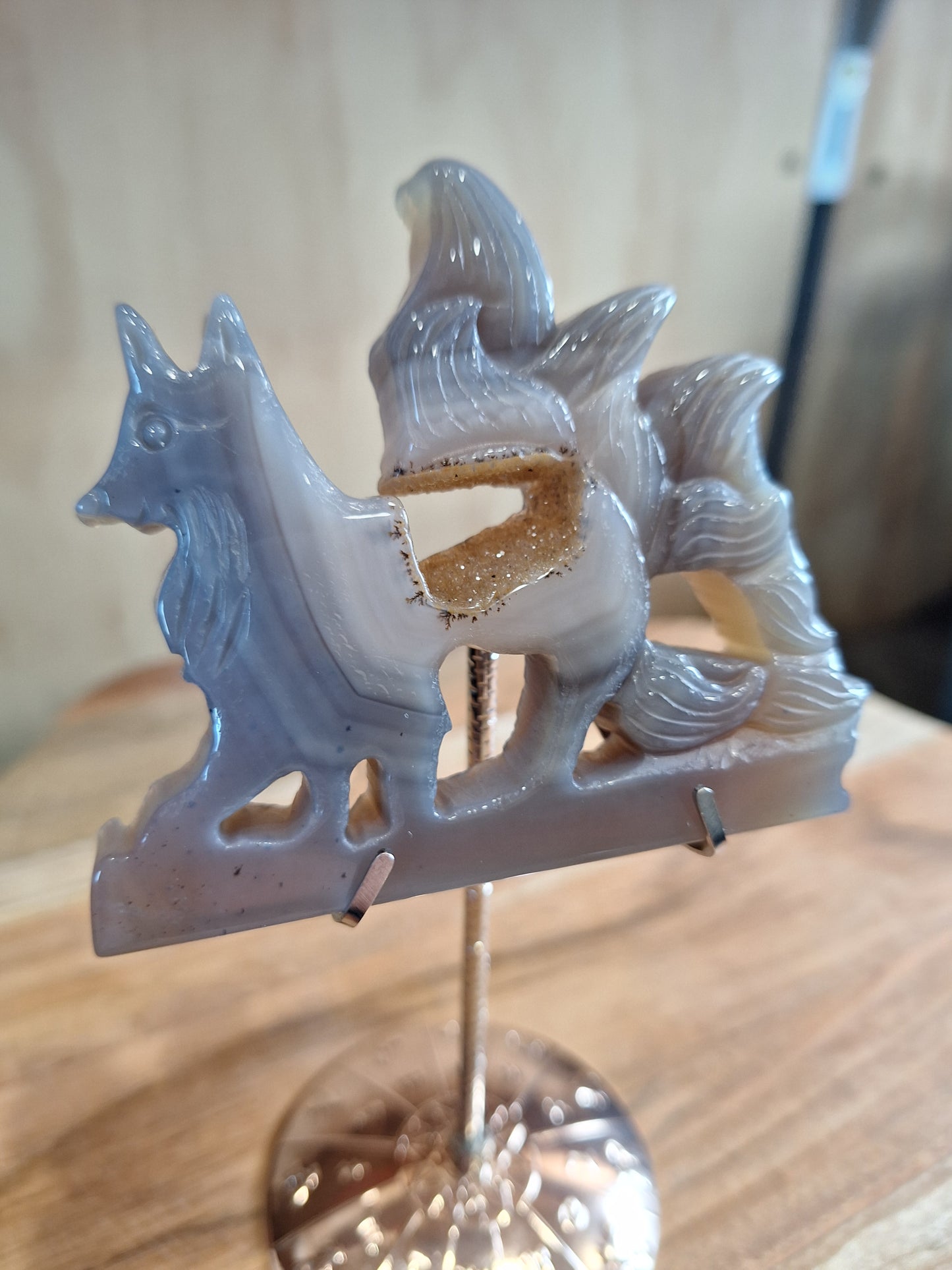 DRUUZY AGATE FOX ON ASTROLOGICAL STAND