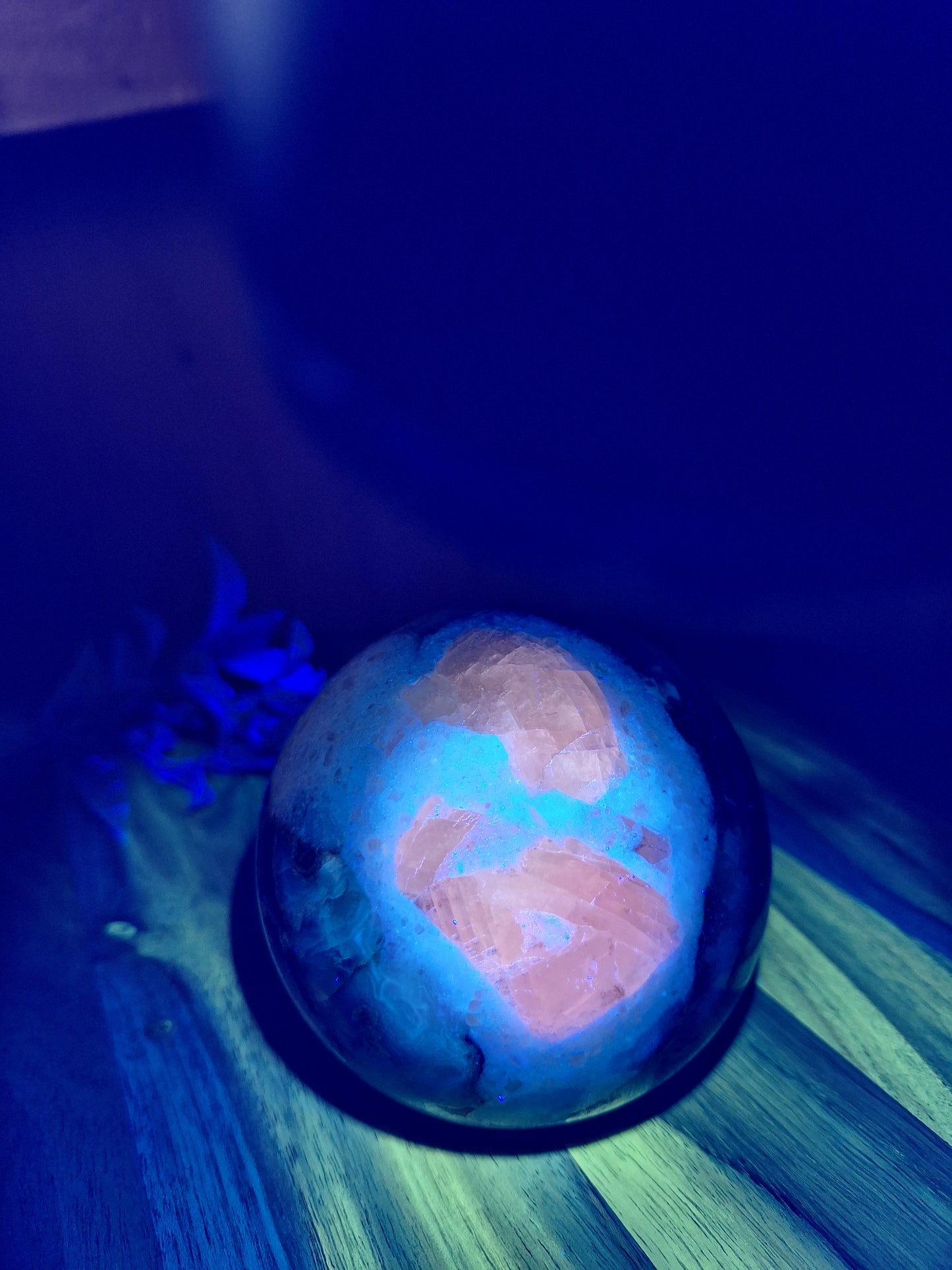 DRUUZY AGATE WITH AMETHYST SPHERE, ALSO UV REACTIVE PIECES 816GRAMS!!!!