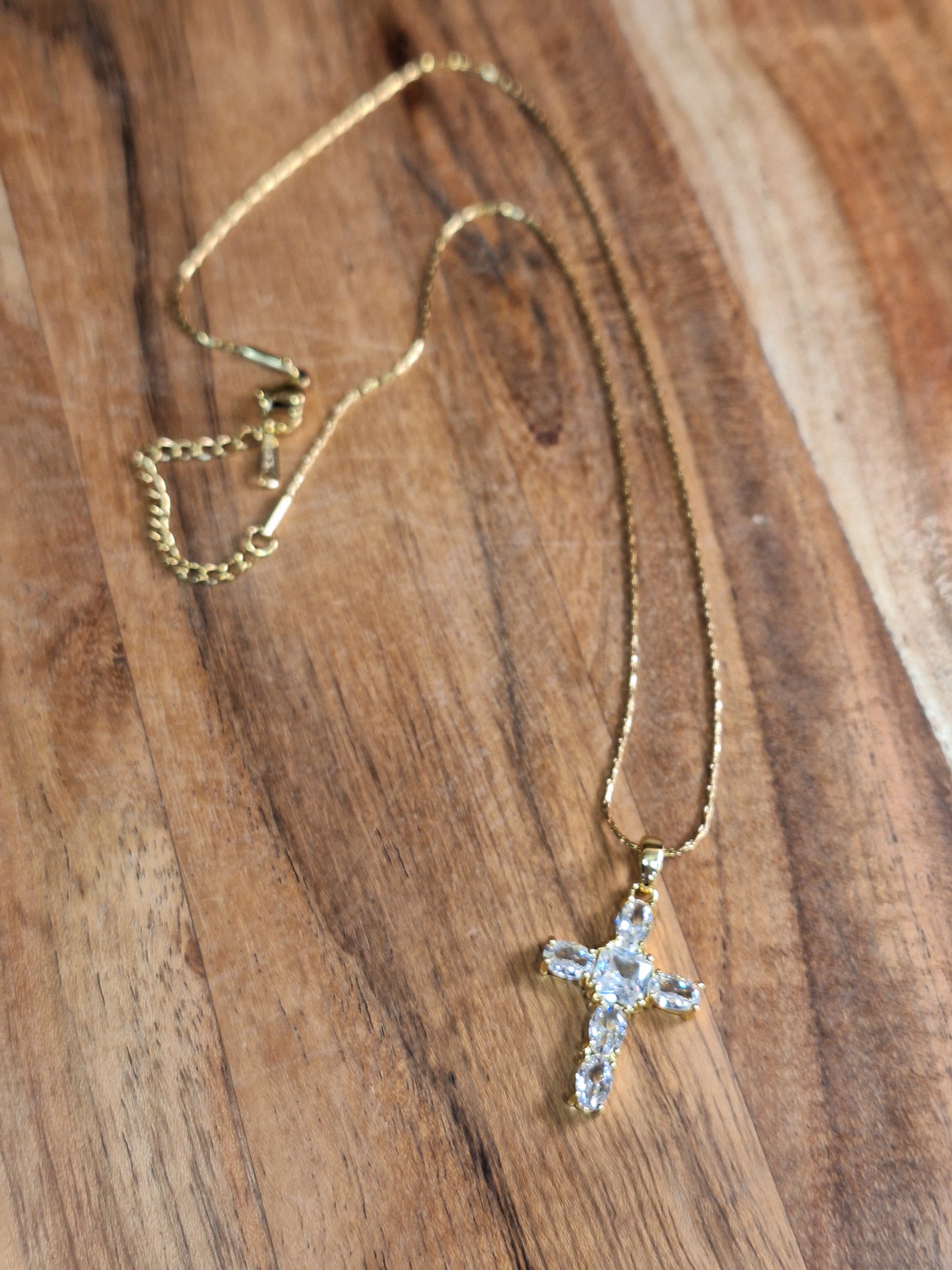 NON CRYSTAL NECKLACES
