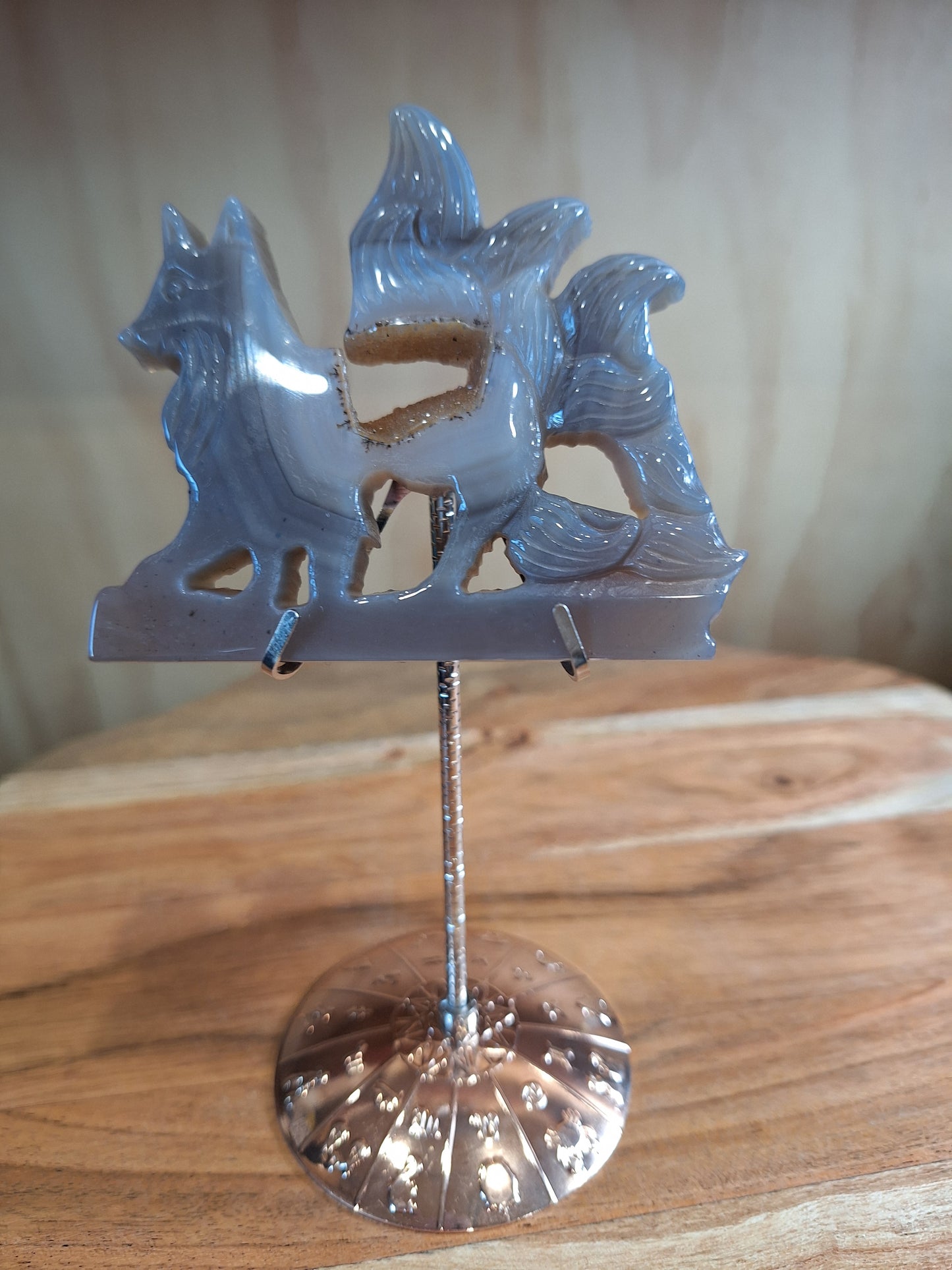 DRUUZY AGATE FOX ON ASTROLOGICAL STAND
