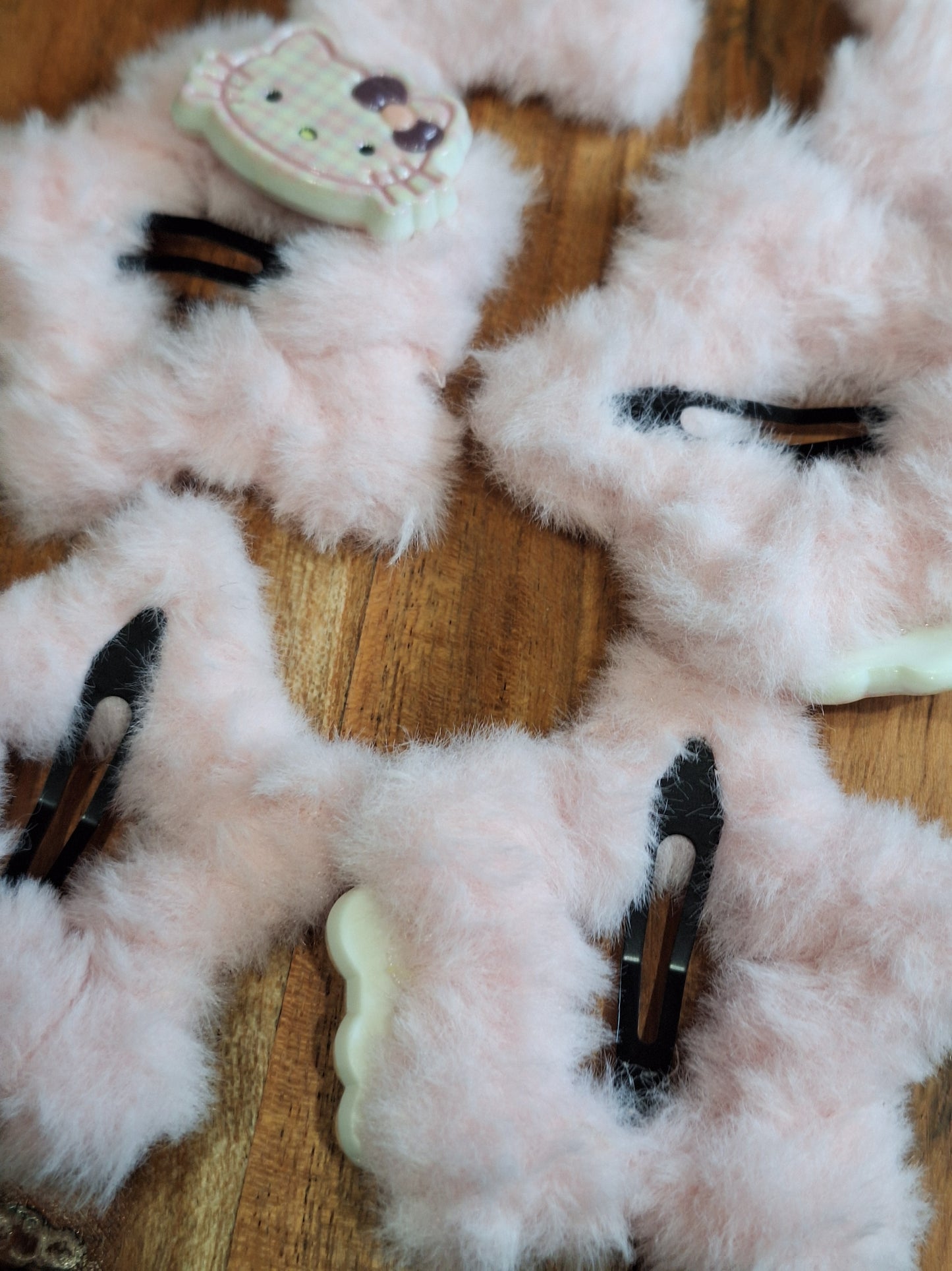HAIR CLIPS & CLAW CLIPS