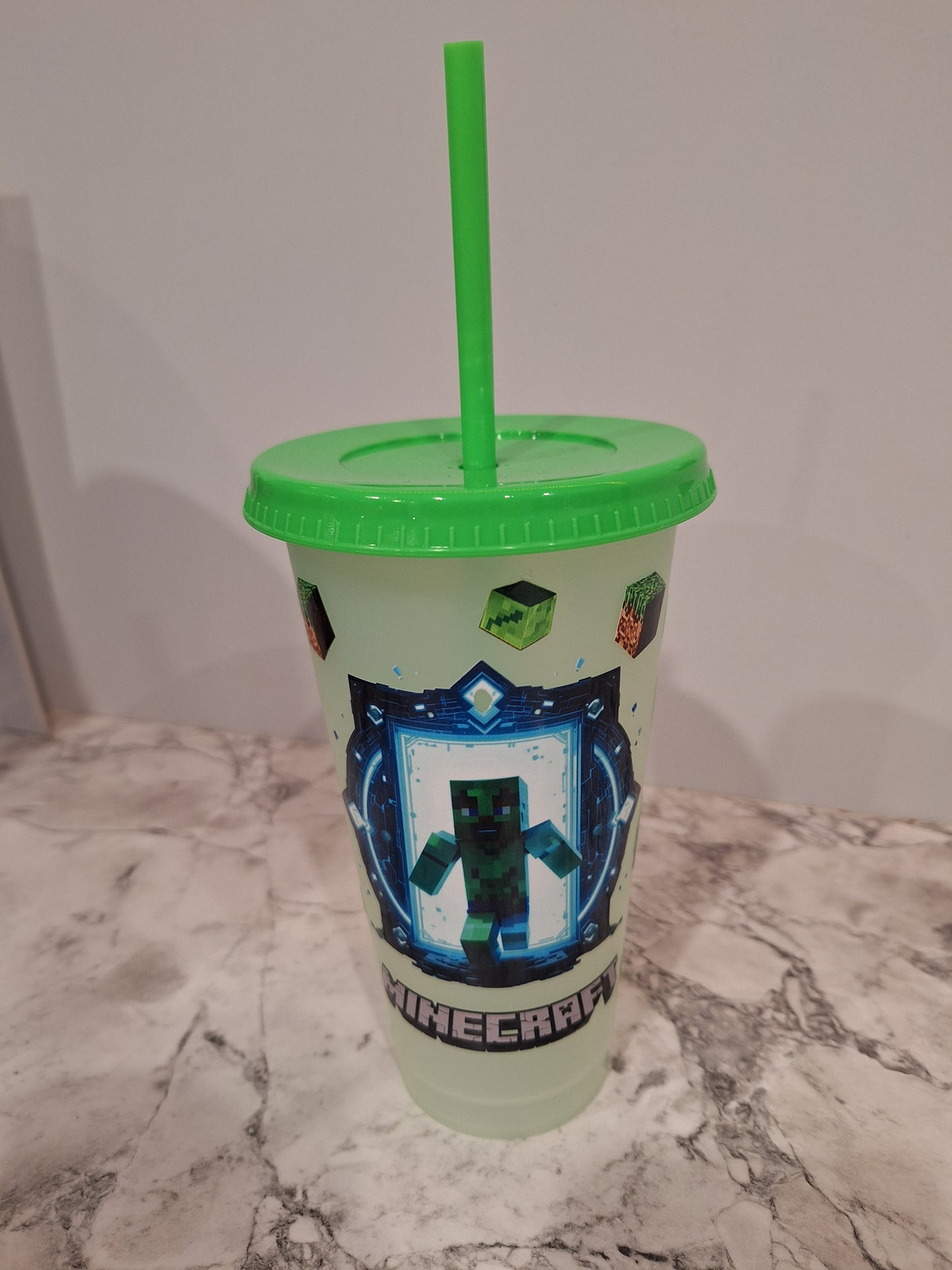 COLOUR CHANGING REUSABLE BPA FREE L CUP (24oz) WITH LID AND STRAW + SUBLIMATION WRAP