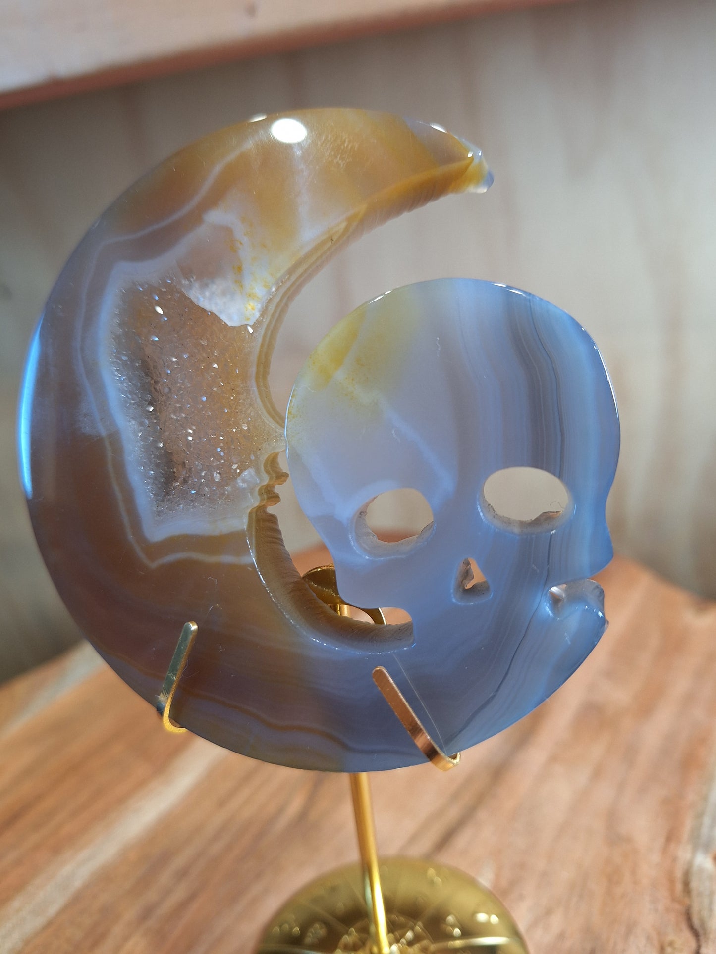 DRUUZY AGATE MOON SKULL ON ASTROLOGICAL GOLD STAND