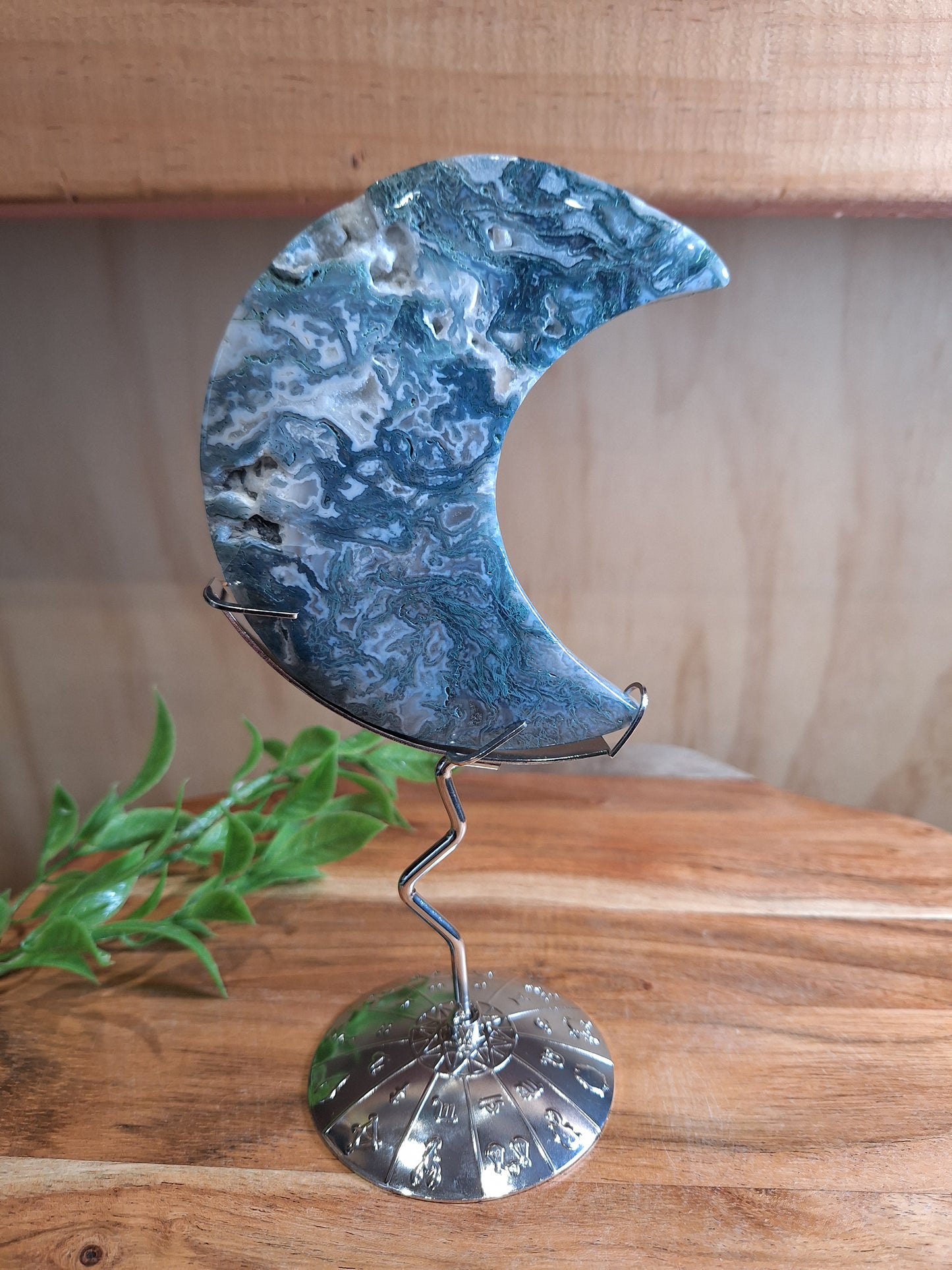 MOSS AGATE MOON INCLUDING STAND