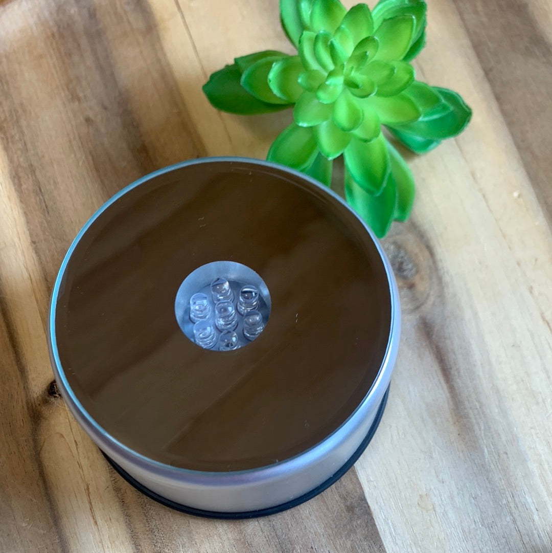 MIRRORED ROTATING LED LIGHT