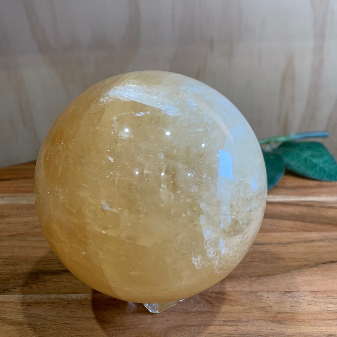 HONEY CALCITE SPHERE (HUUUUGGGEEEE 1583GRAMS!!!!)