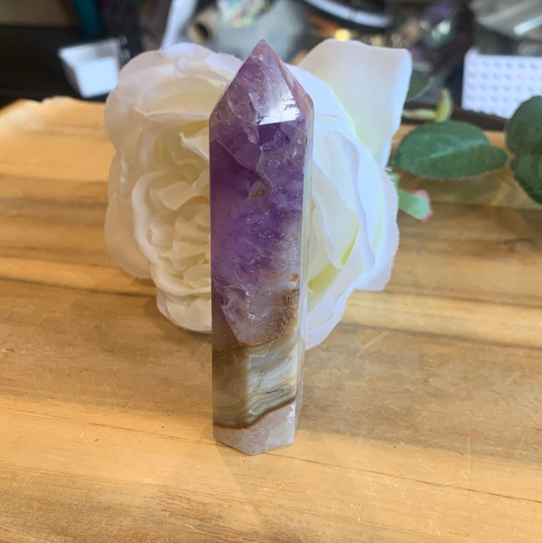 AMETHYST POINT WITH MEXICAN AGATE BANDING