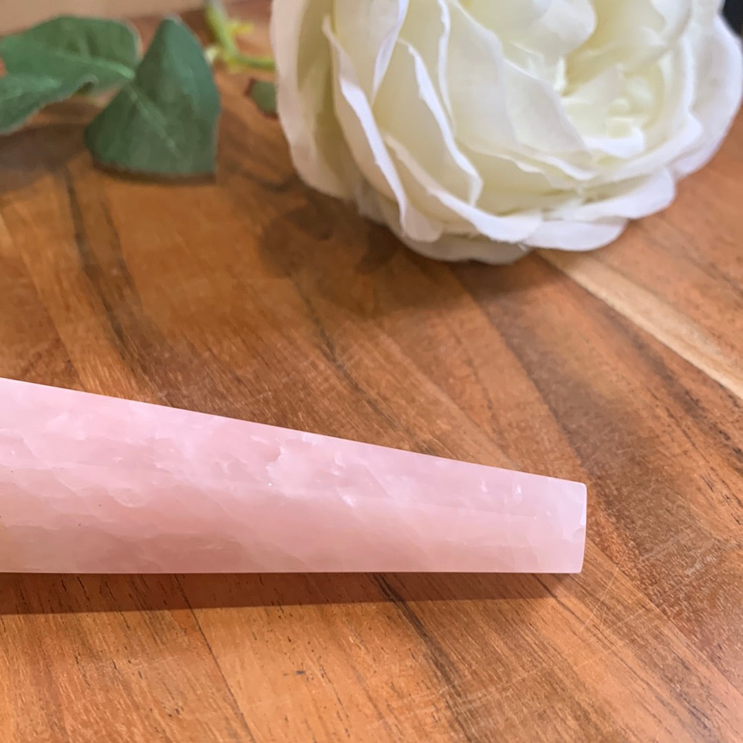 ROSE QUARTZ WAND