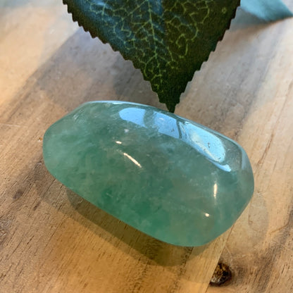 GREEN FLUORITE PALMSTONE