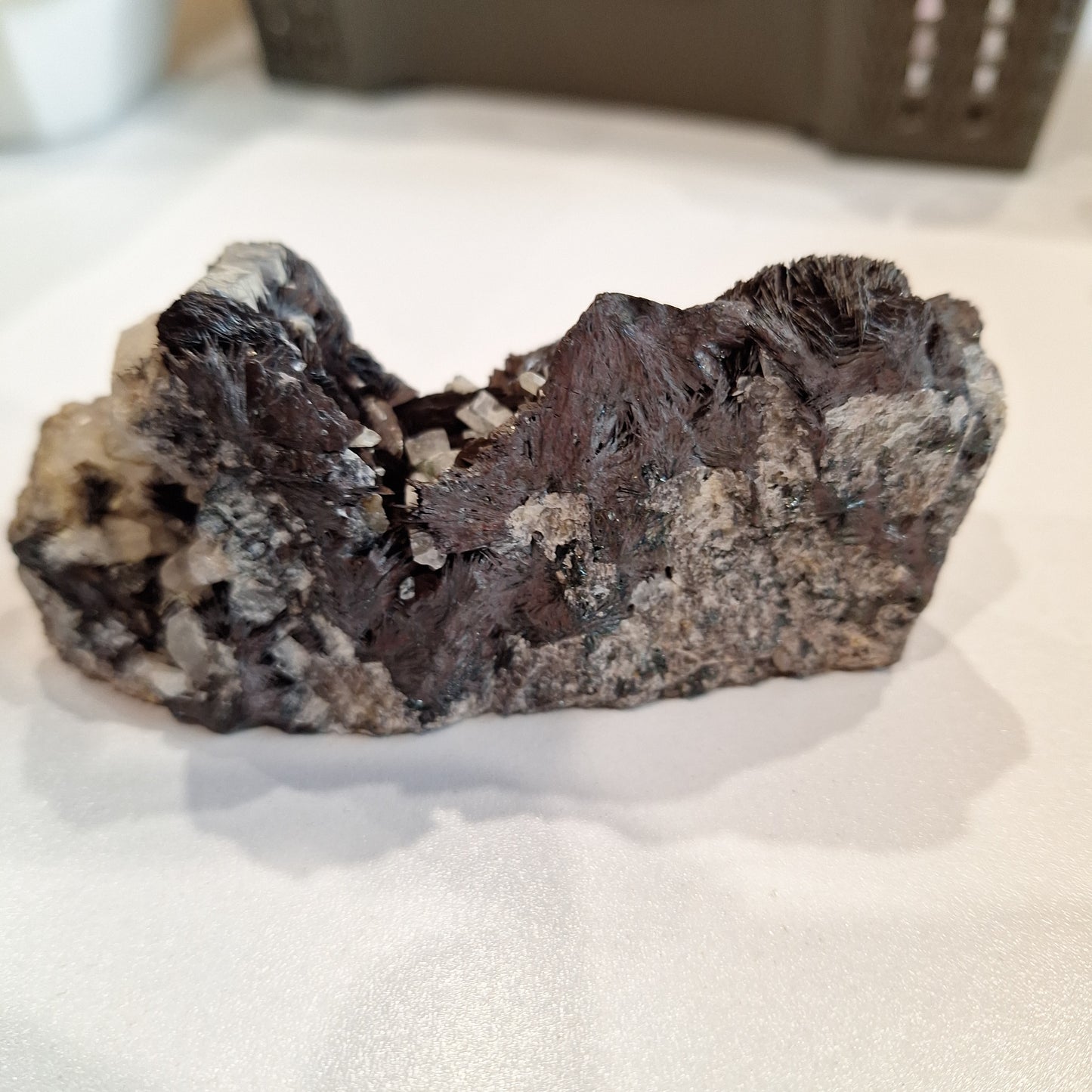 MIRRORITE IRON ORE ROCK