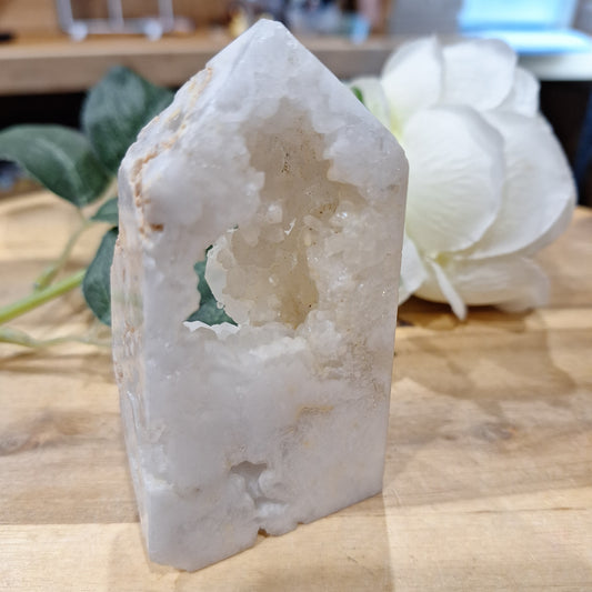 WHITE QUARTZ TOWER