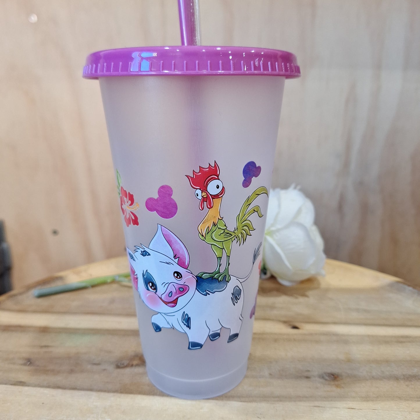 24oz REUSEABLE PLASTIC CUP WITH STRAW AND LID