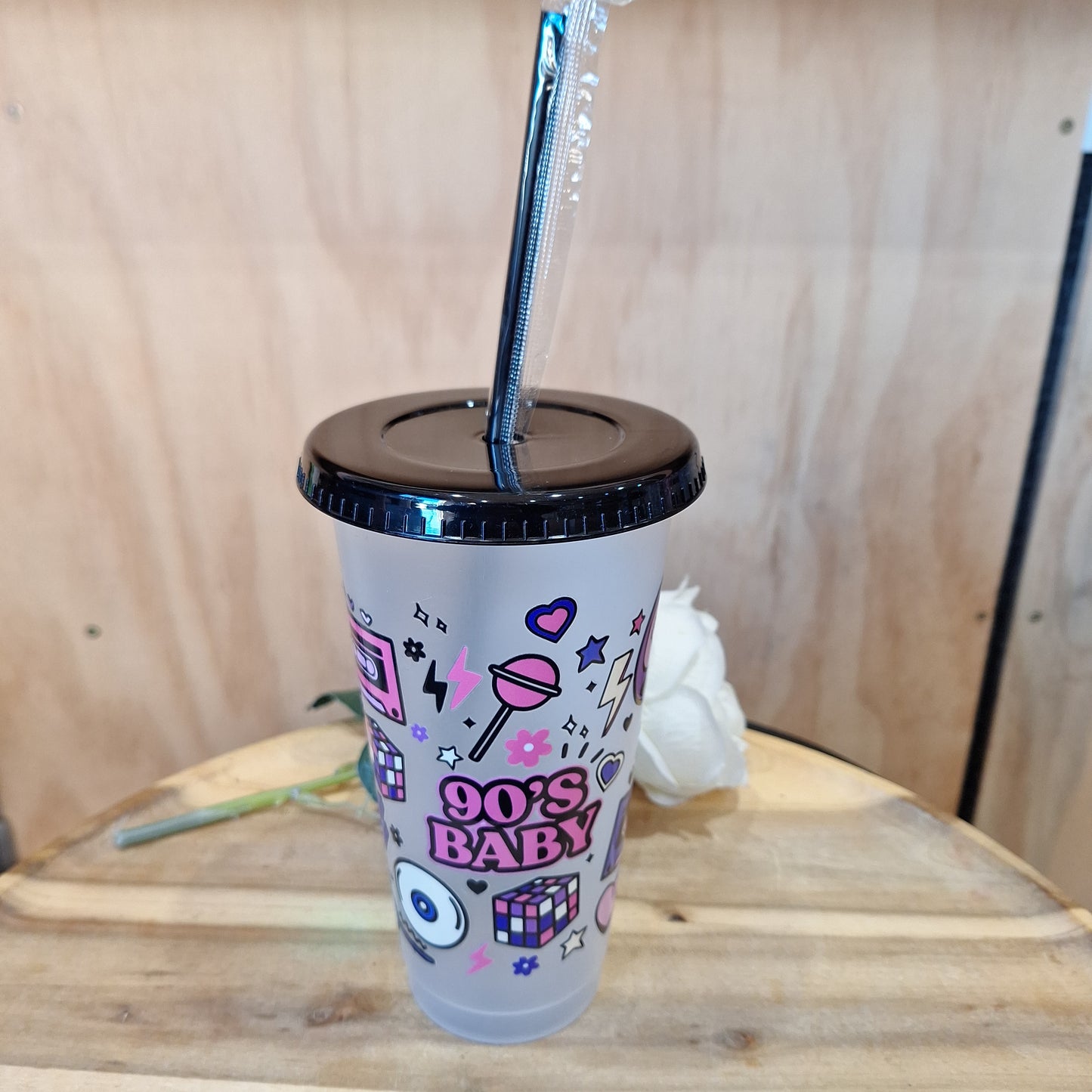 24oz REUSEABLE PLASTIC CUP WITH STRAW AND LID