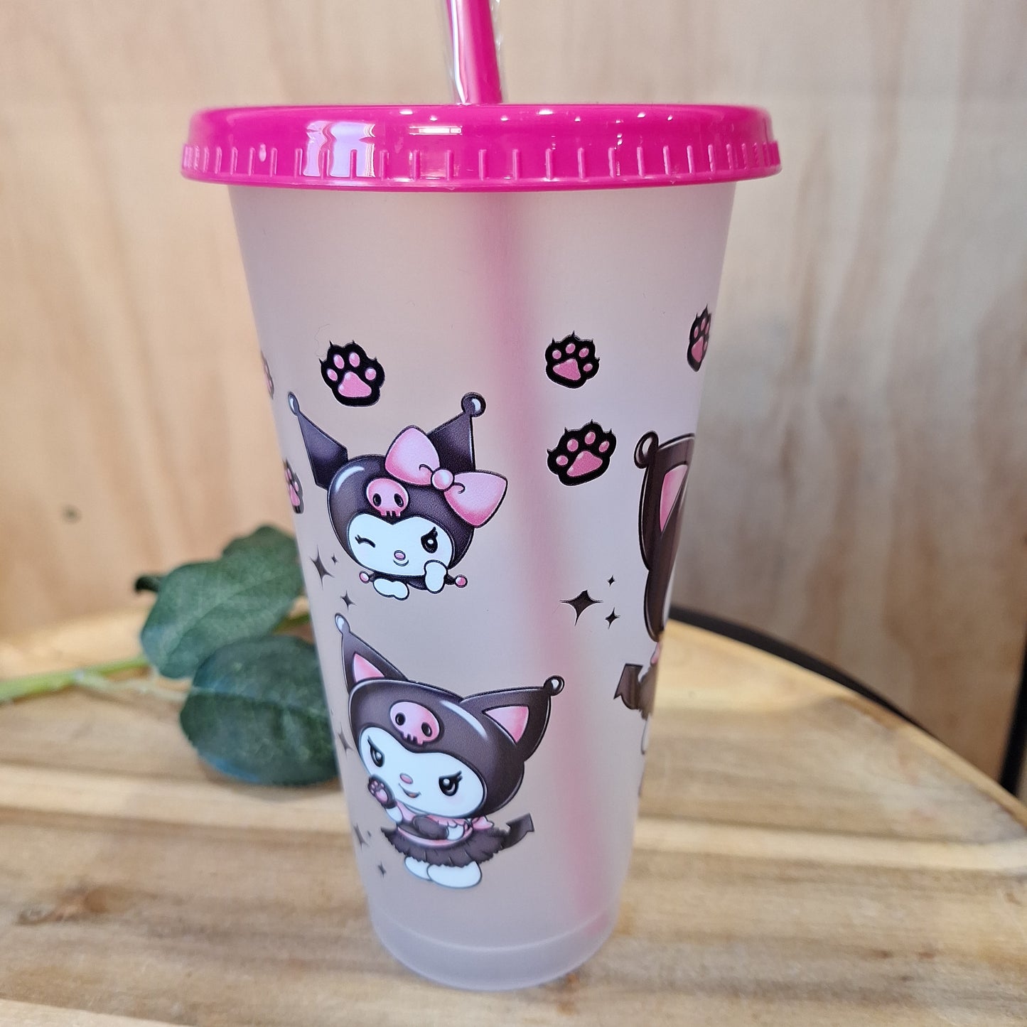 24oz REUSEABLE PLASTIC CUP WITH STRAW AND LID