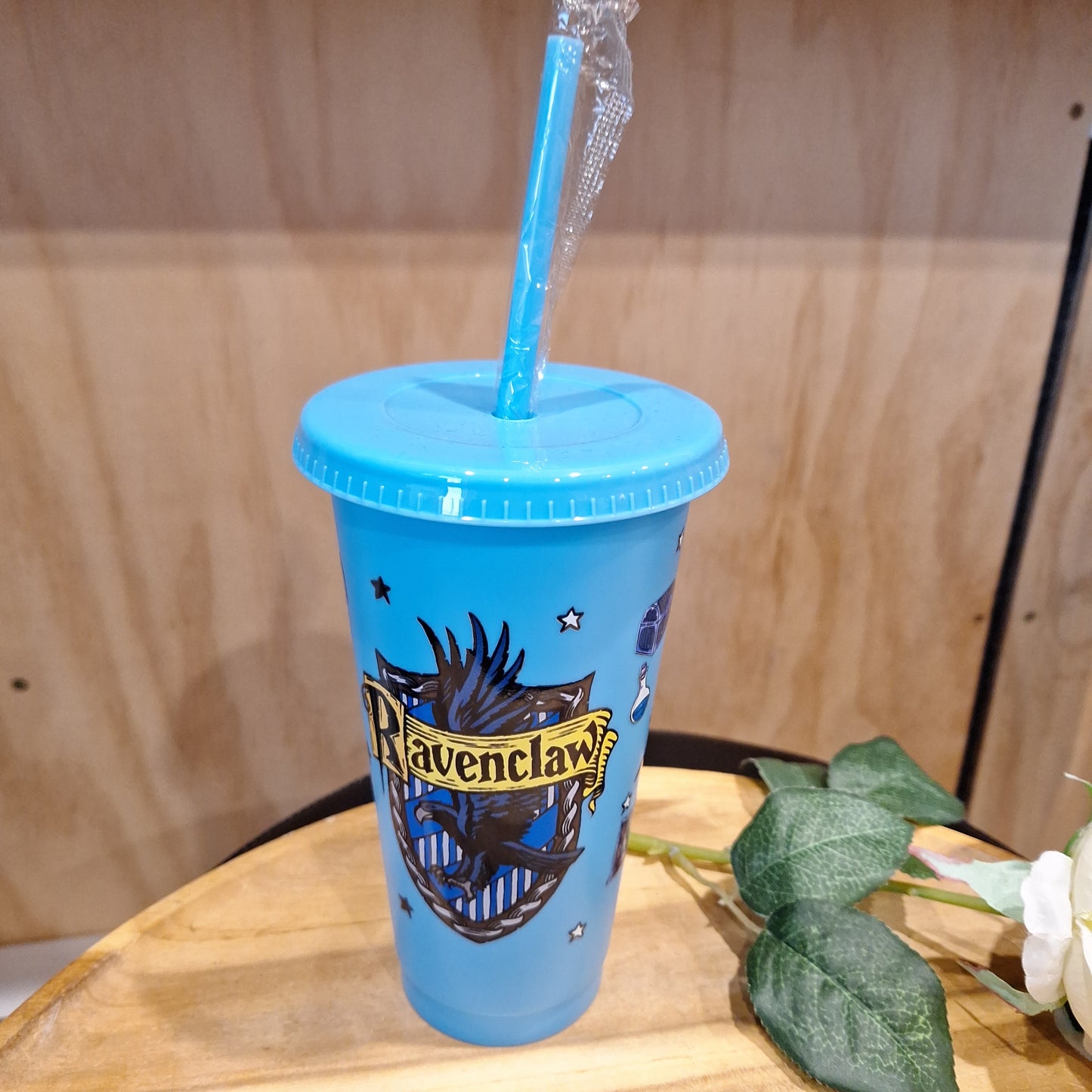 24oz REUSEABLE PLASTIC CUP WITH STRAW AND LID