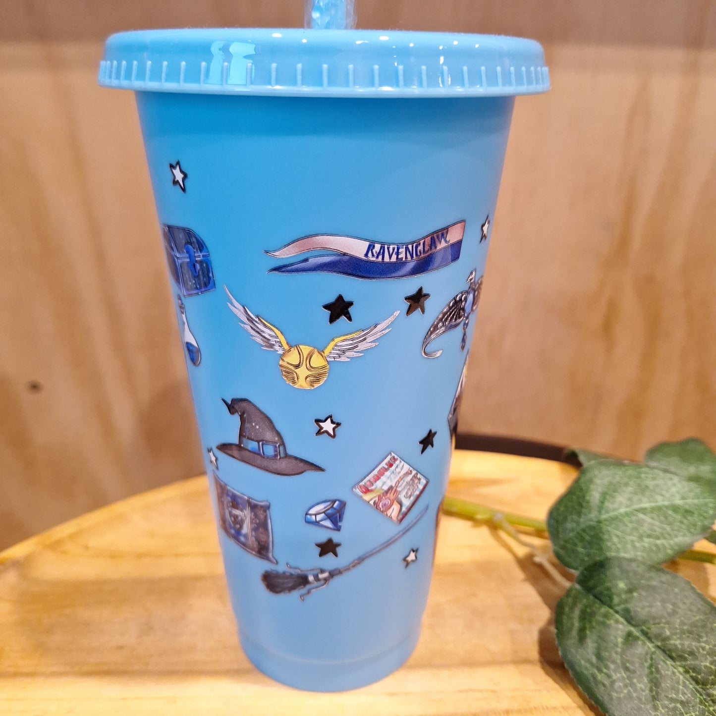 24oz REUSEABLE PLASTIC CUP WITH STRAW AND LID