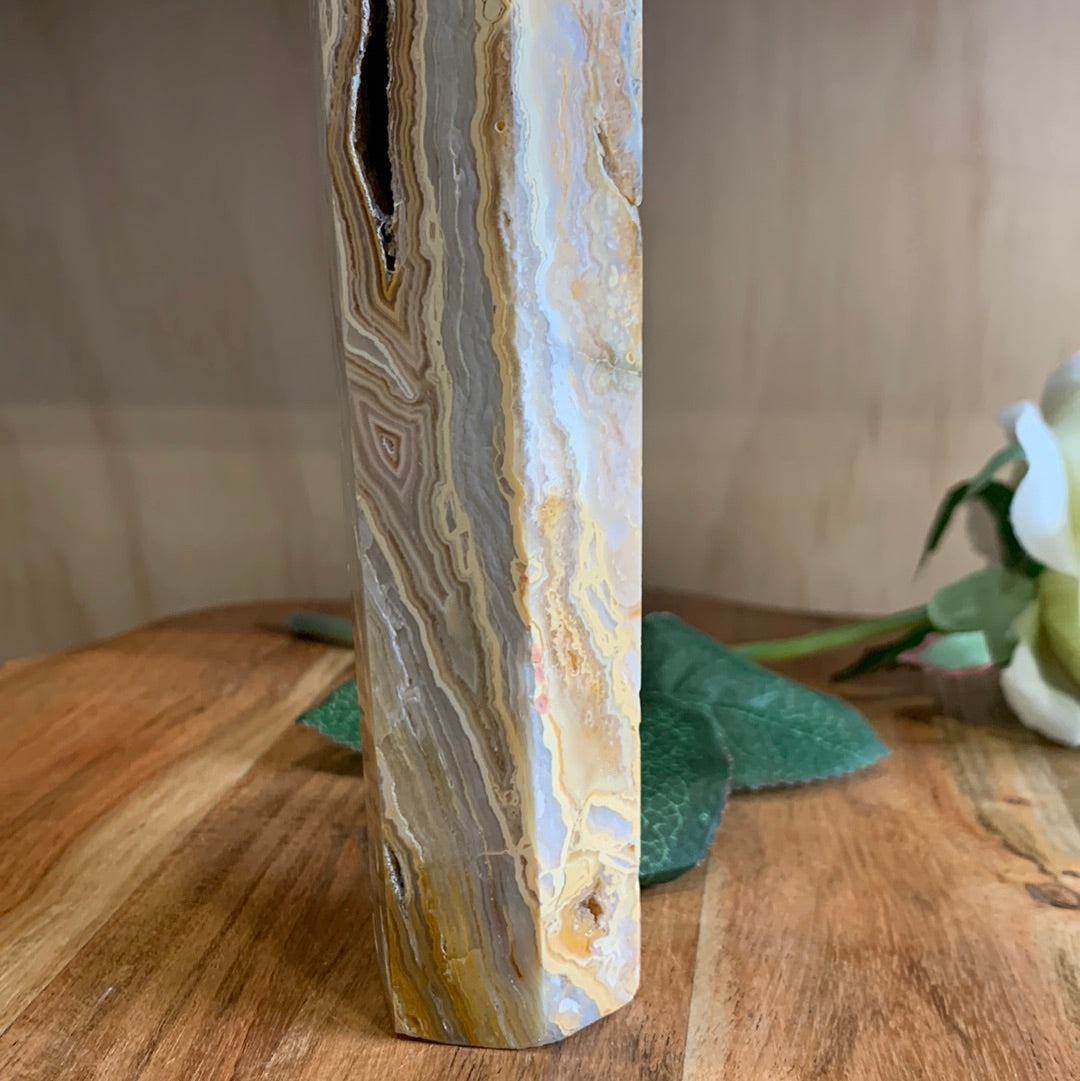 AUSTRALIAN CRAZY LACE AGATE TOWER