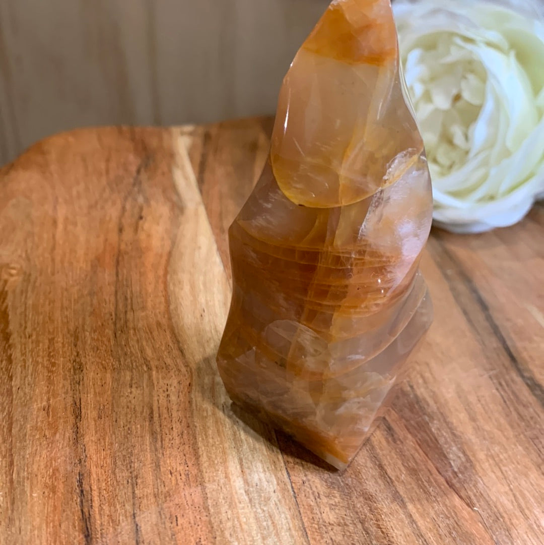 PEACH MOONSTONE FLAME (TIP IS BROKEN)