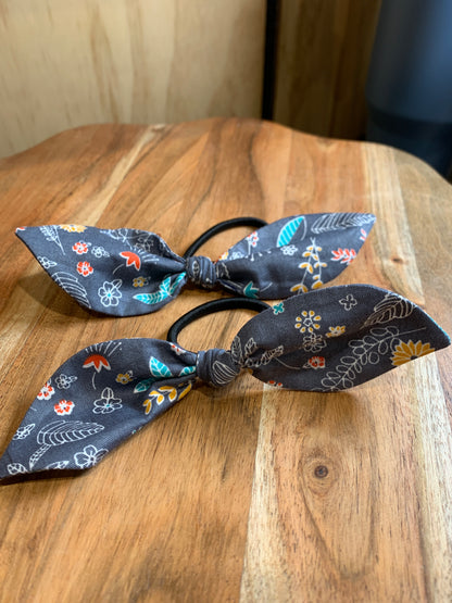THEMED SCRUNCHIES
