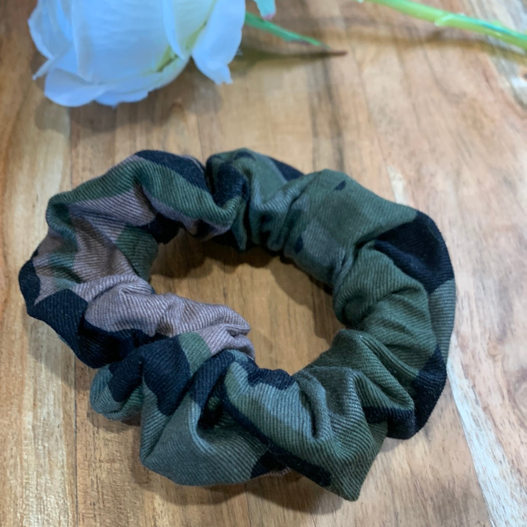 THEMED SCRUNCHIES